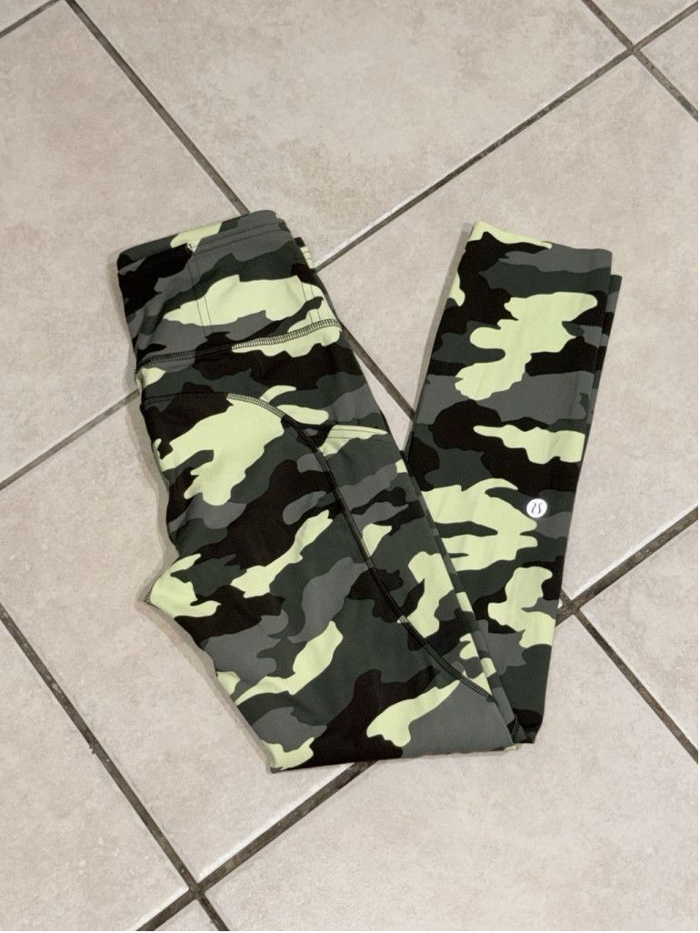 Lululemon LULULEMON F&F LEGGING 22” NEON GREEN CAMO COLOR SIZE 2 Size 26" / US 2 / IT 38 - 1 Thumbnail