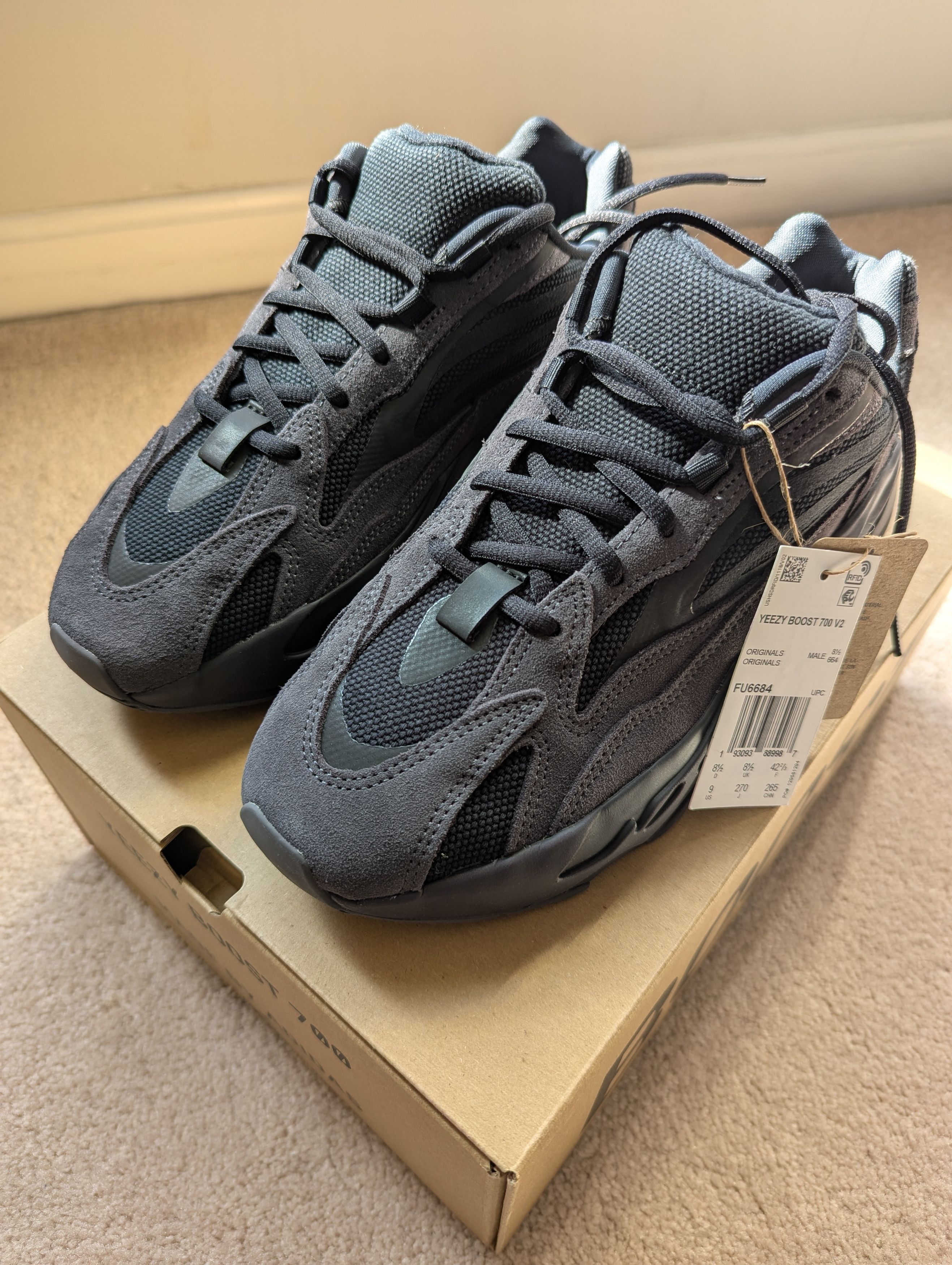 Adidas Yeezy Boost 700 V2 'Vanta'