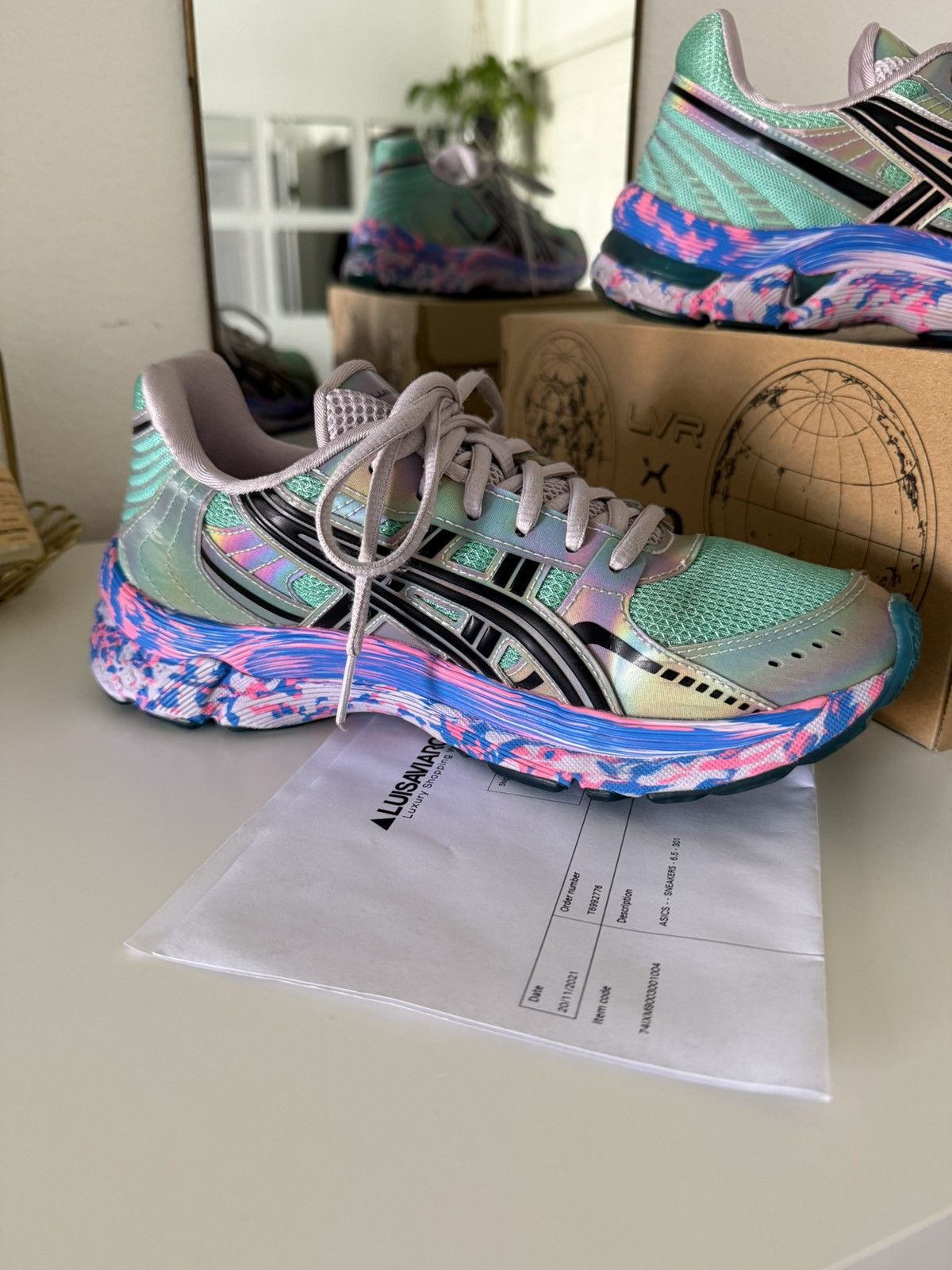 Asics ASICS x Luisaviaroma Gel Kyrios Size:6.5 Color:Iridescent Size US 6.5 / EU 39-40 - 10 Thumbnail