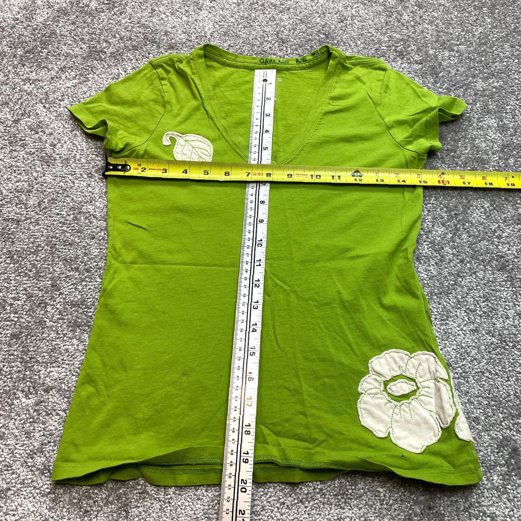 Old Navy Old Navy T Shirt Womens XS Green Short Sleeve Deep V Neck Floral Leaf Flower Top Size XS / US 0-2 / IT 36-38 - 7 Thumbnail