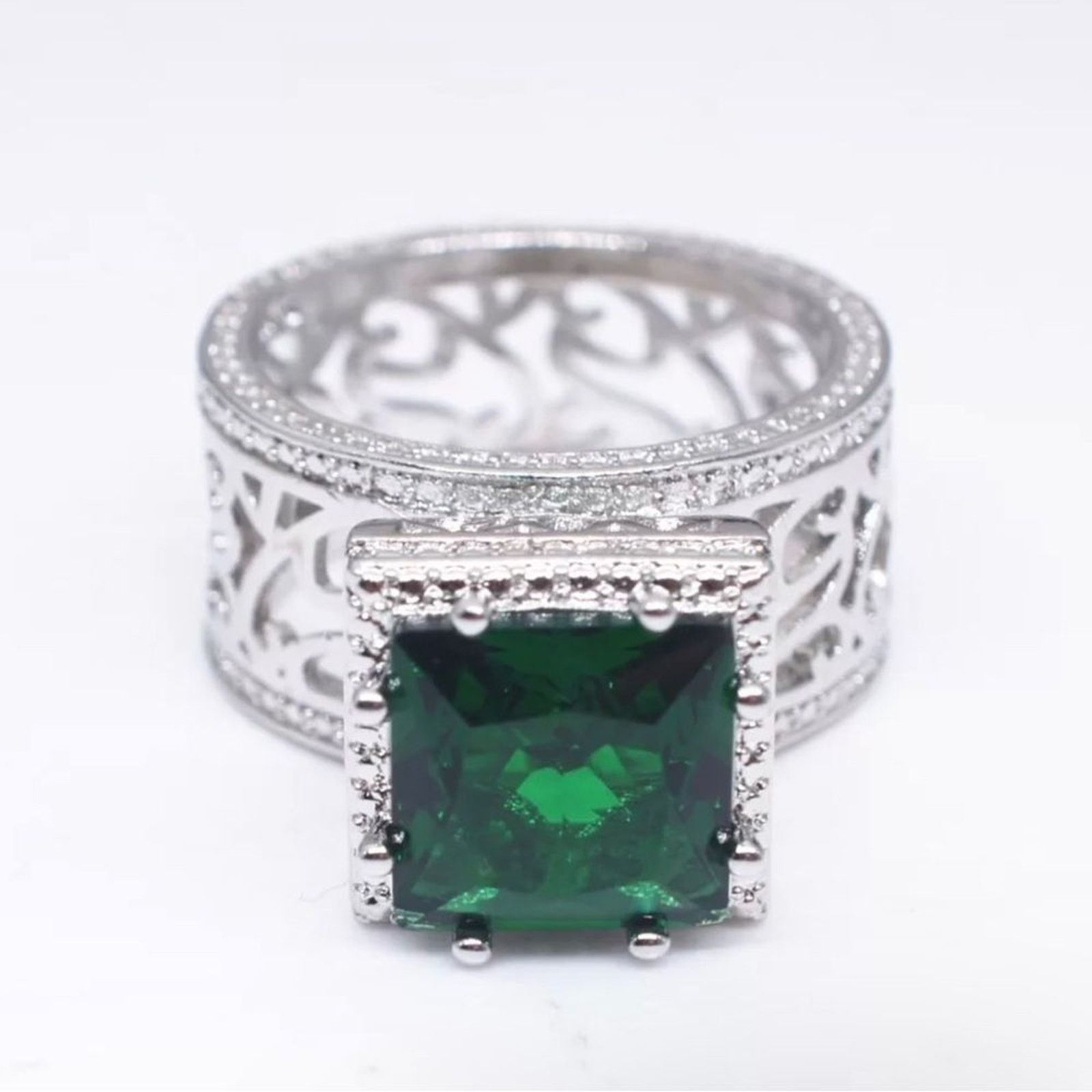 Other Big Large Green Stone Women’s Luxury Ring Size 7 Size ONE SIZE - 6 Thumbnail