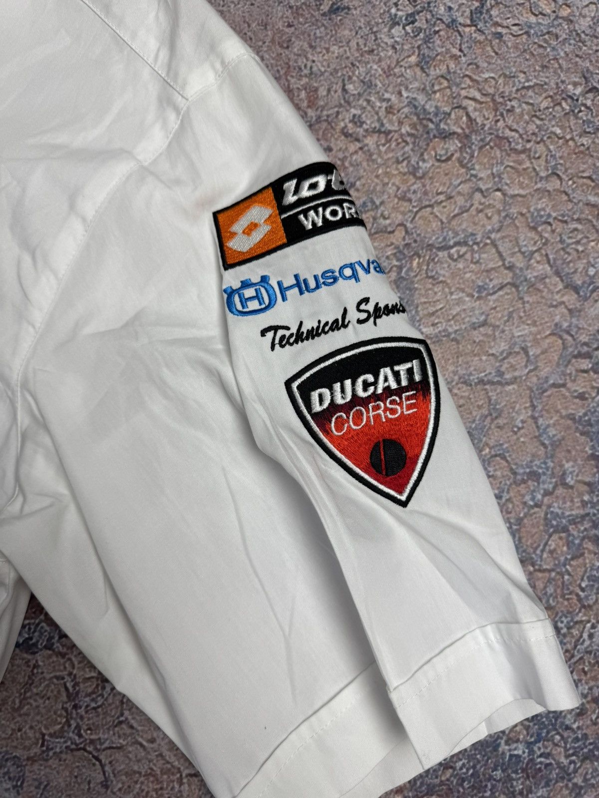 Vintage MAGLIA CAMICIA usag 2012 TORO ROSSO DUCATI APRILIA FORMULA1 Size US L / EU 52-54 / 3 - 7 Thumbnail