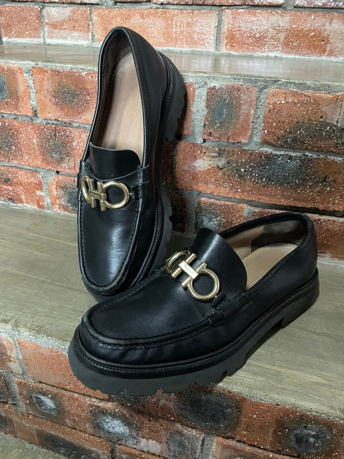 Salvatore Ferragamo Rare Shoes Loafer SALVATORE FERRAGAMORE Size US 7.5 / EU 40-41 - 2 Thumbnail