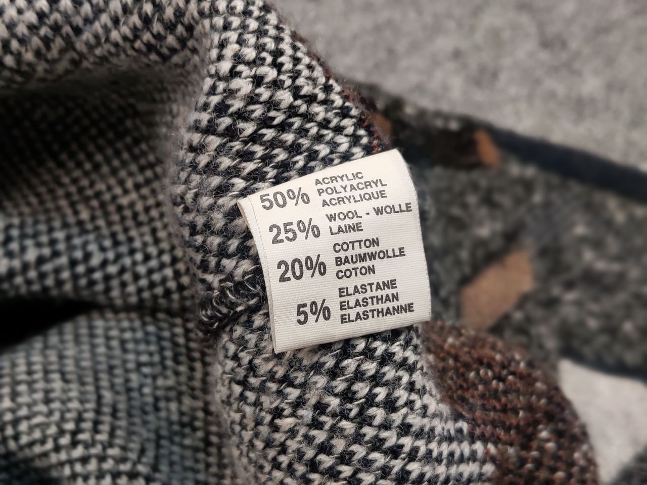 Japanese Brand Vintage 90's Japanese Style Knit Art Gray Pattern Cardigan Size US L / EU 52-54 / 3 - 18 Thumbnail