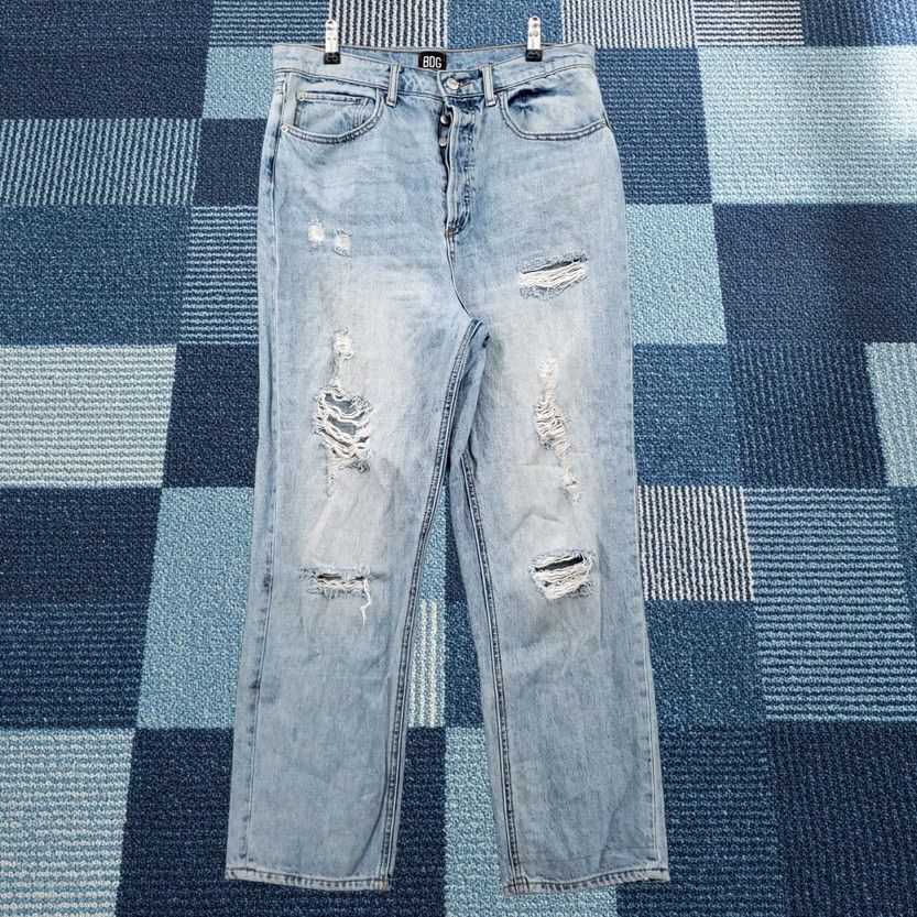 Bdg BDG Jeans Womens 30 Mid-Rise Straight Relaxed Fit Distressed Light Wash Blue Jeans Size 30" / US 8 / IT 44 - 1 Thumbnail