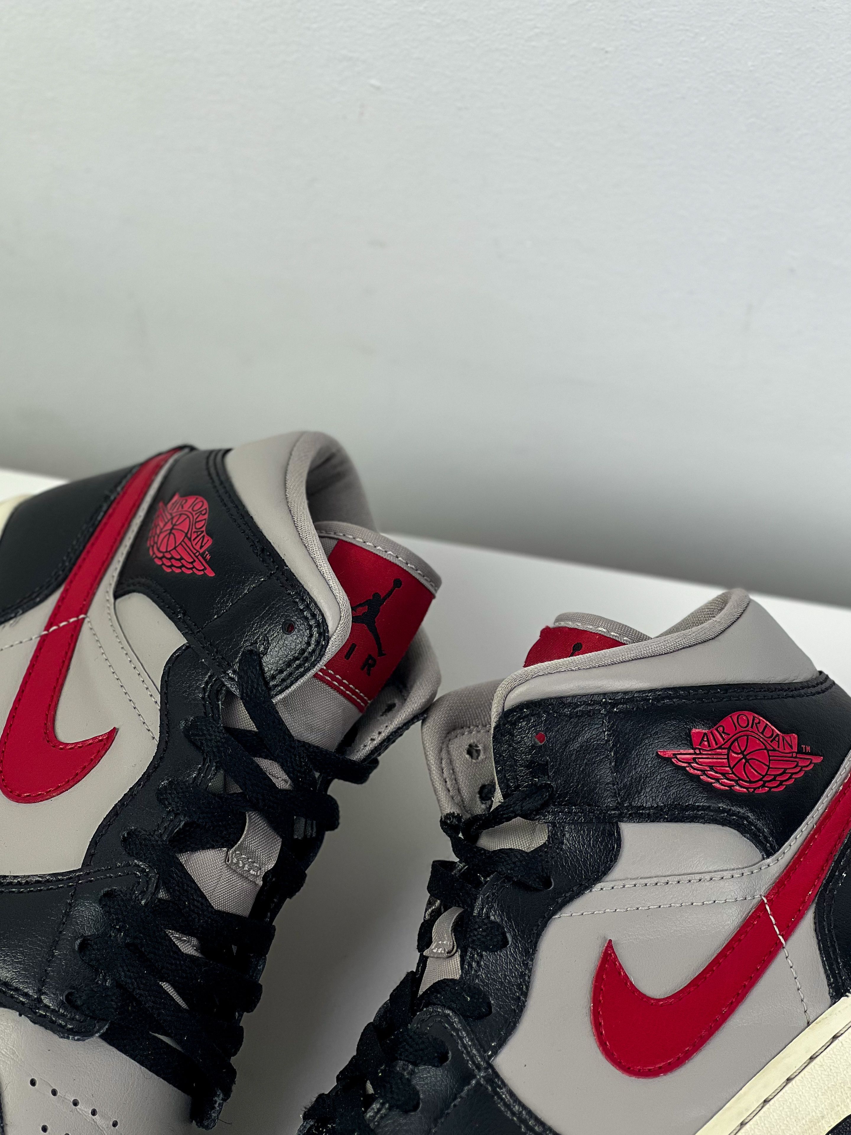 Jordan Brand × Nike Air Jordan Air 1 Mid Shoes White/Black Size US 7 / EU 40 - 3 Thumbnail
