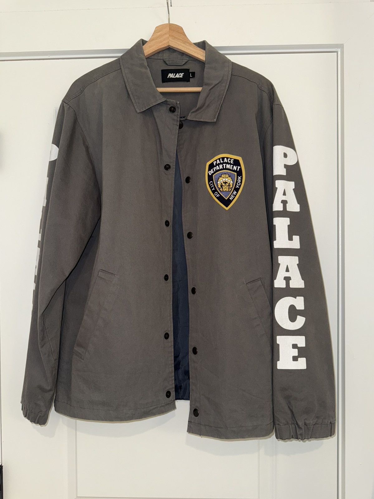 Palace Palace Department Coach Size US L / EU 52-54 / 3 - 21 Thumbnail