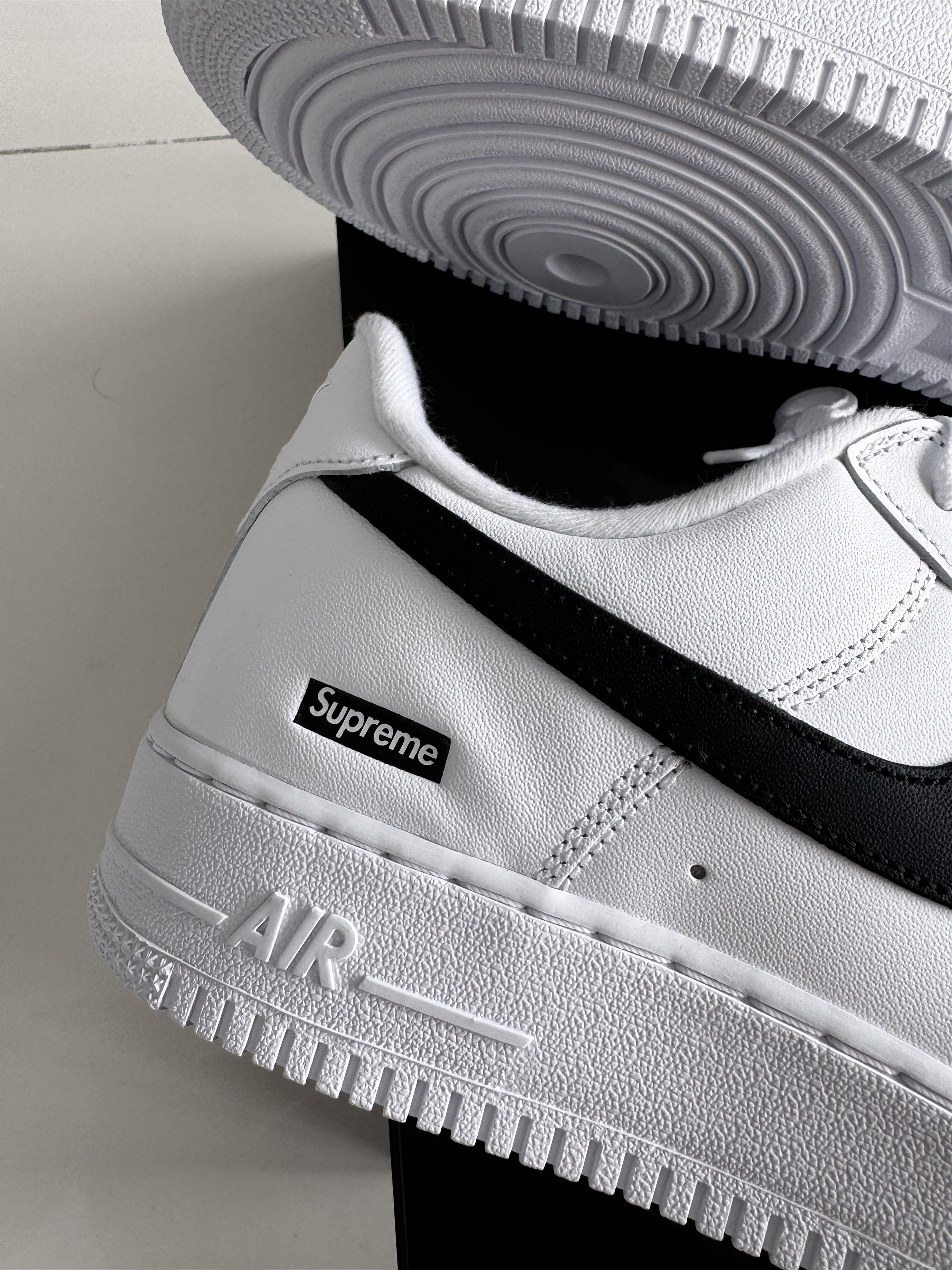 Supreme Supreme x Nike Air Force 1 Low White Black CU9225-102 Size US 11.5 / EU 44-45 - 7 Thumbnail