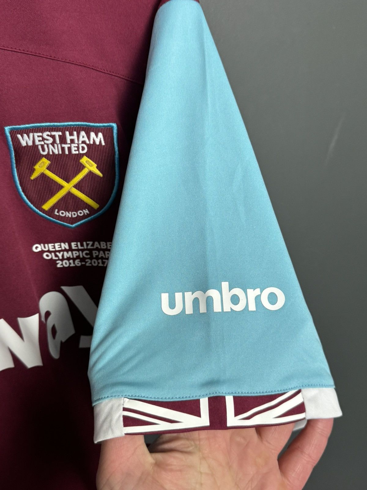 Umbro West Ham United 16/17 Home Football Jersey Size US XL / EU 56 / 4 - 5 Thumbnail