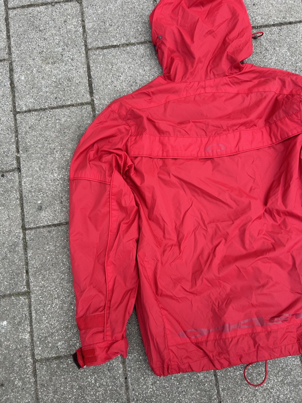 Oakley Oakley Vintage red Hooded Windbreaker Jacket with big Logo Size US S / EU 44-46 / 1 - 13 Thumbnail