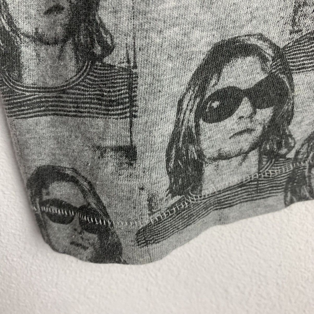 Band Tees × Nirvana × Uniqlo Uniqlo x Nirvana Kurt Cobain All Over Print Tee Size US S / EU 44-46 / 1 - 5 Thumbnail