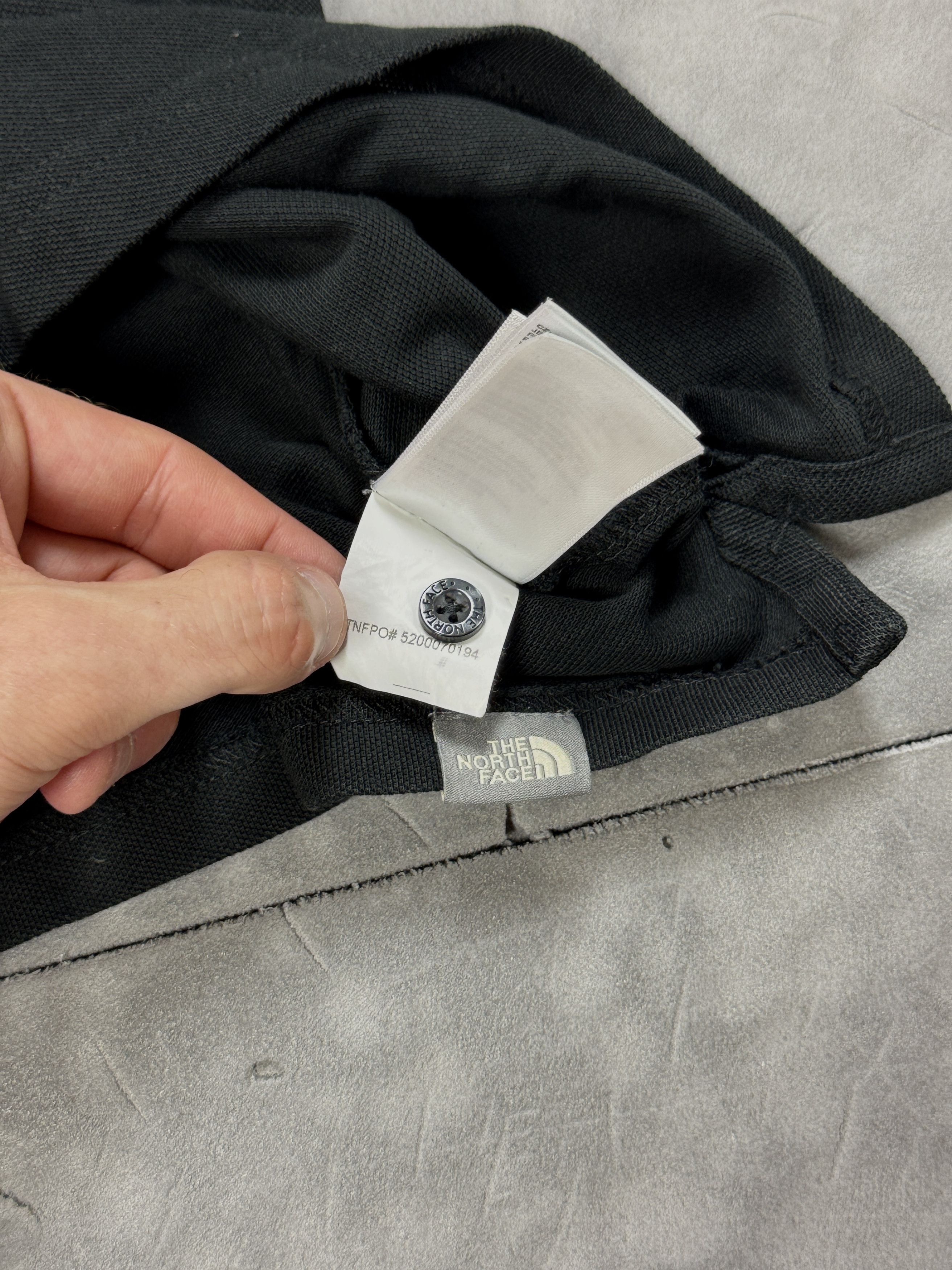 The North Face The North Face Black Polo Shirt S/M vintage retro 90s y2k Size US S / EU 44-46 / 1 - 7 Thumbnail