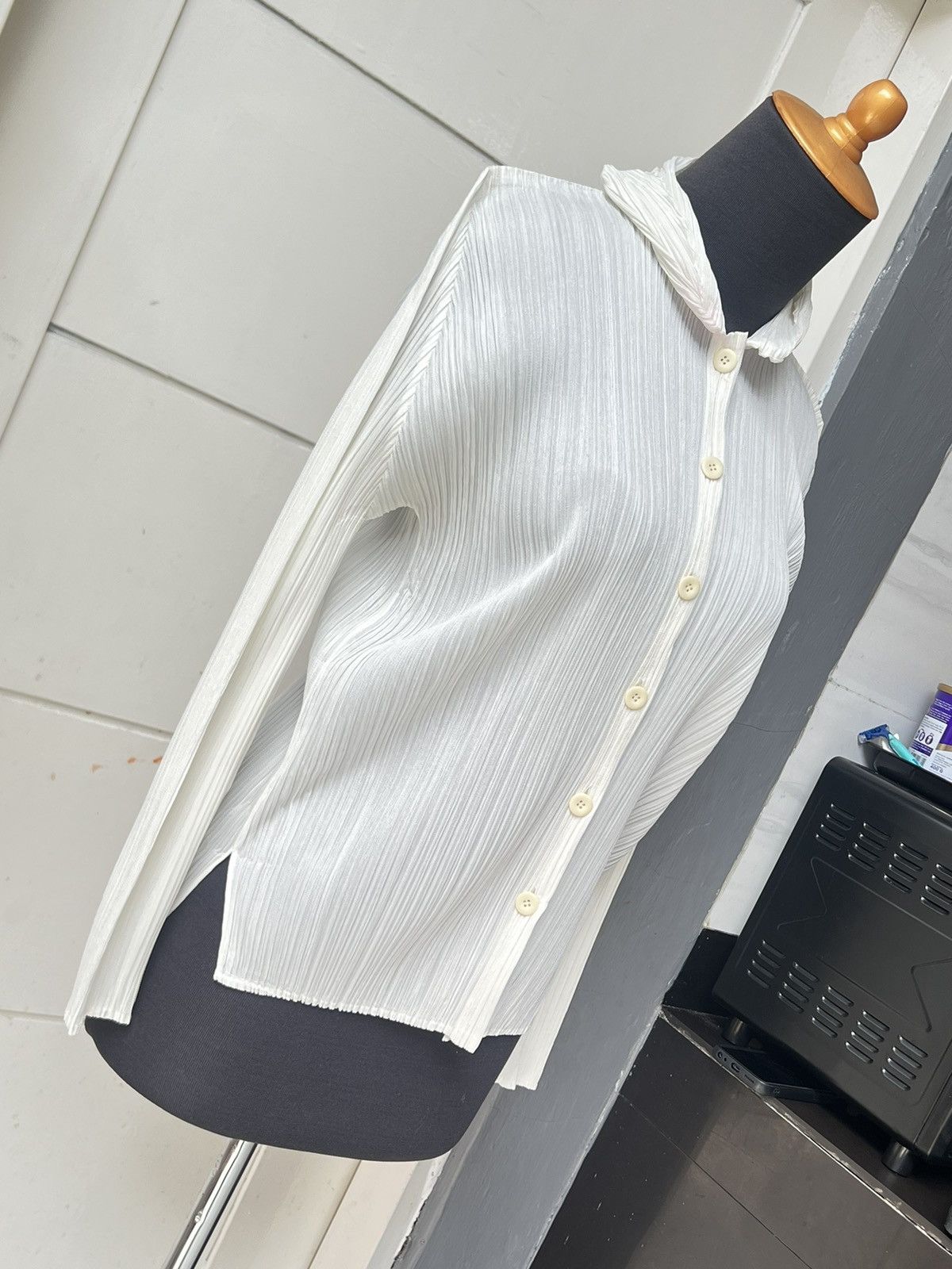 Pleats Please Issey Miyake ISSEY MIYAKE PLEATS PLEASE White Shirt Size US S / EU 44-46 / 1 - 7 Thumbnail
