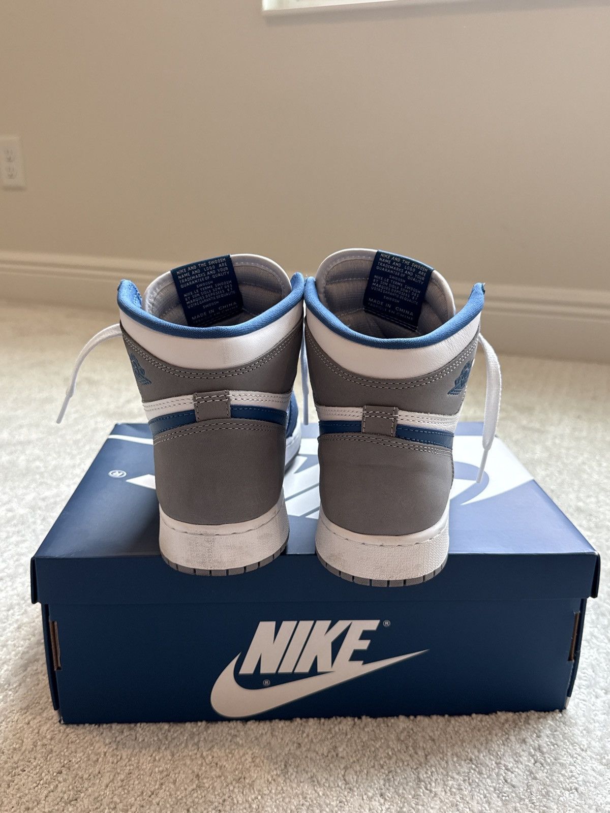Nike Air Jordan 1 Retro High OG Size US 7 / EU 40 - 4 Thumbnail