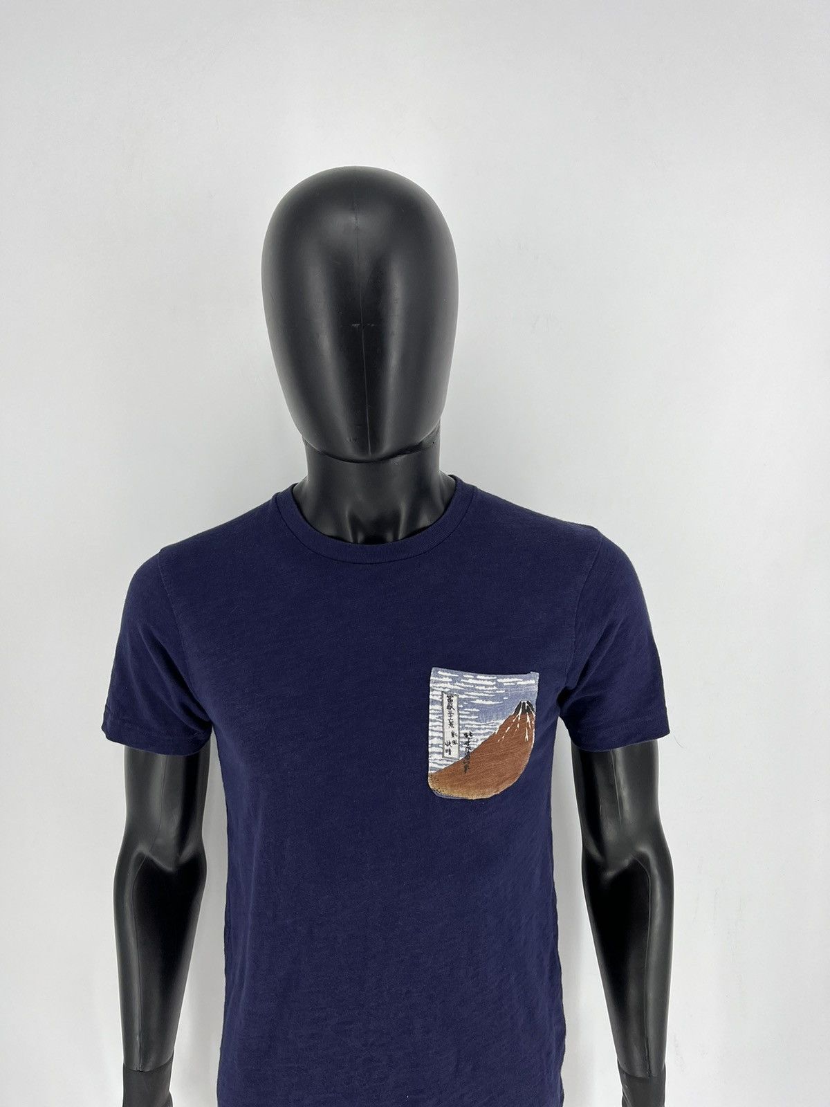Japanese Brand Mens Uniqlo Hokusai Blue T Shirt art tee Japanese Brand y2k Size US S / EU 44-46 / 1 - 5 Thumbnail