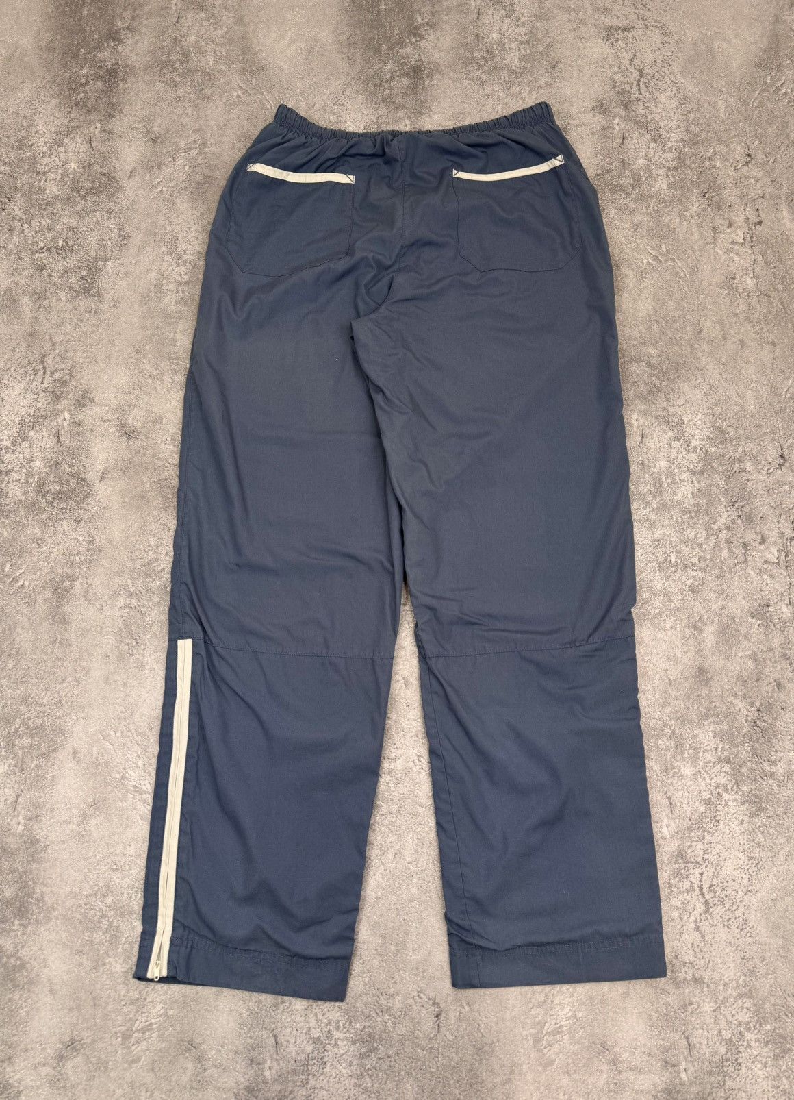 Nike Nike Men Track Pants Grey Size M Size US 30 / EU 46 - 7 Thumbnail