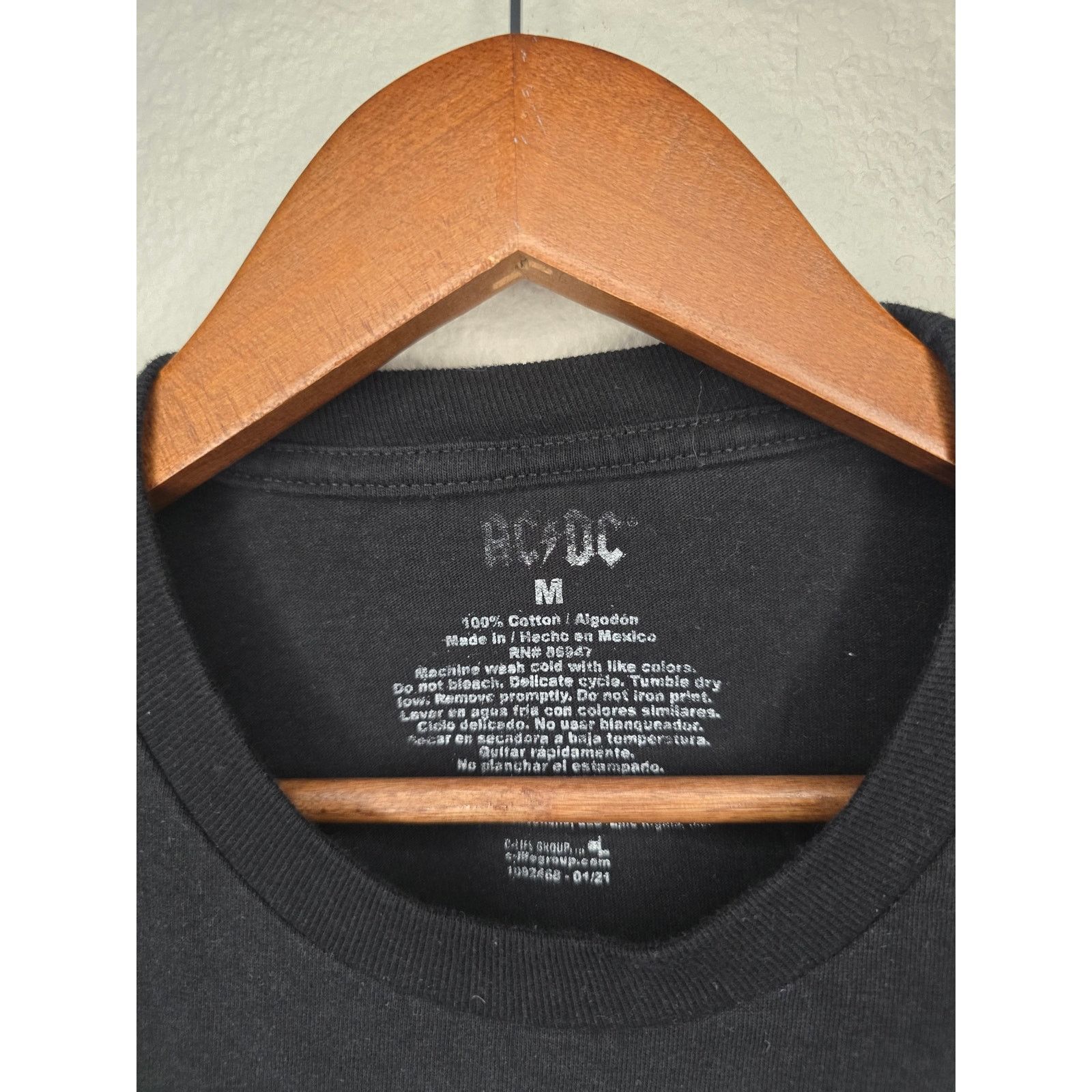 Other AC/DC Shirt Rock Band Back in Black Retro Style Black Tee Size US M / EU 48-50 / 2 - 3 Thumbnail