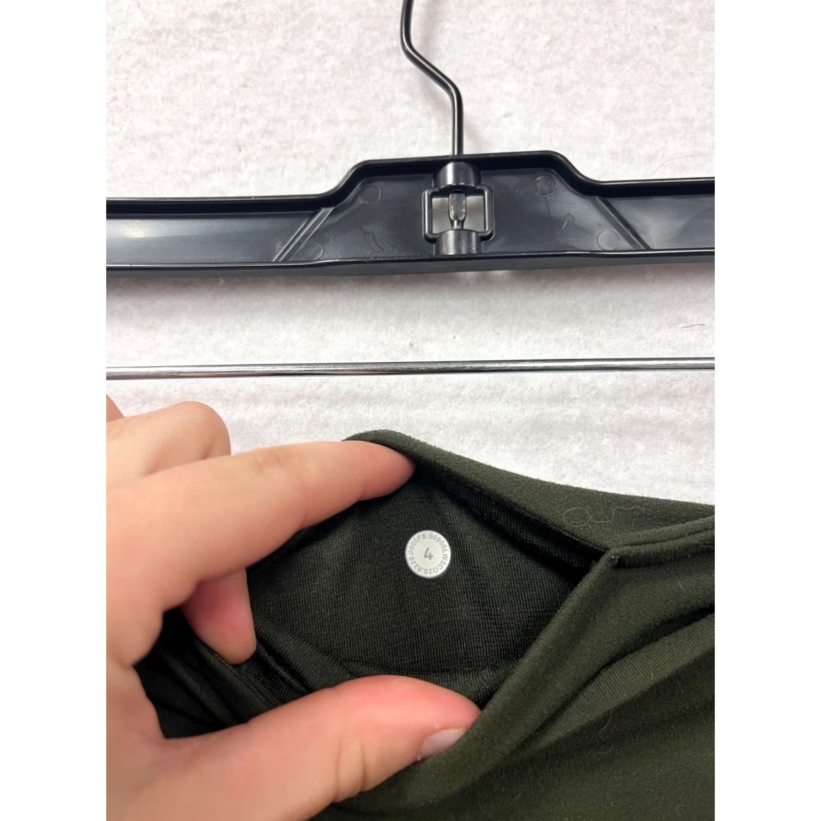 Lululemon VINTAGE Lululemon Olive Green Jogger Pants Womens 4 Jogger Olive Green Activewear Pants Women 4 XS? Size 27" / US 4 / IT 40 - 3 Thumbnail