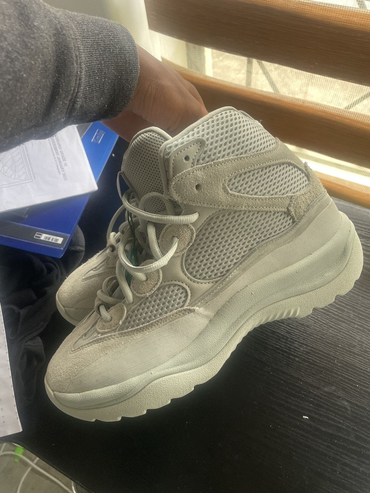 Yeezy yeezy desert boot Size US 10 / EU 43 - 2 Thumbnail