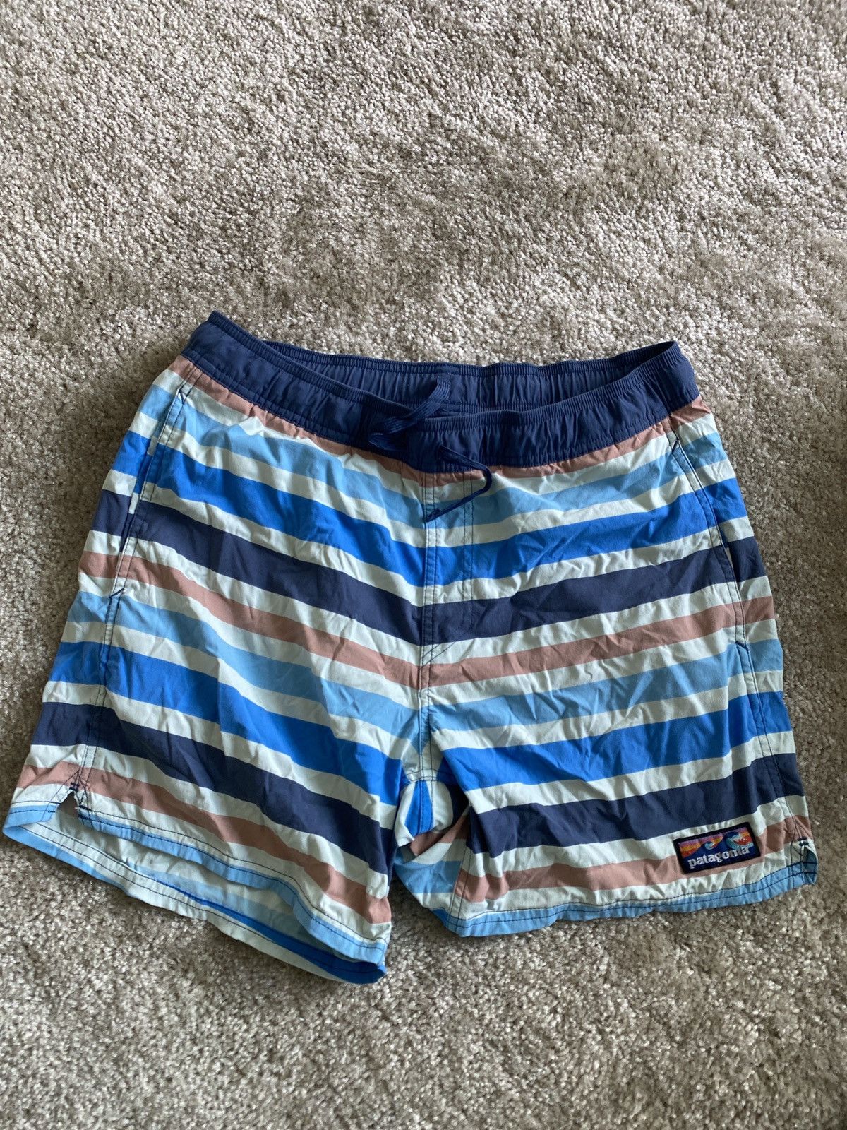 Patagonia Patagonia Wavefarer Shorts (M) Size US 32 / EU 48 - 1 Thumbnail