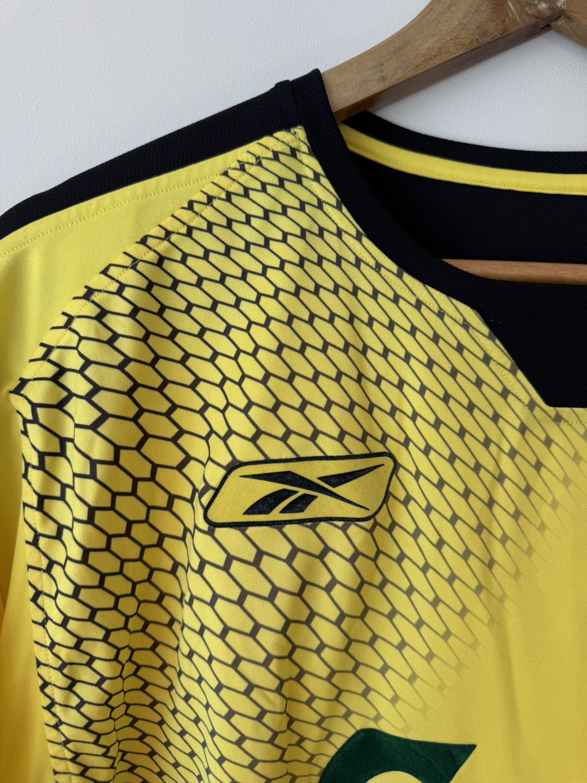 Reebok Vintage Liverpool 2004-2005 Away Soccer Jersey Football Kit Size US L / EU 52-54 / 3 - 10 Thumbnail
