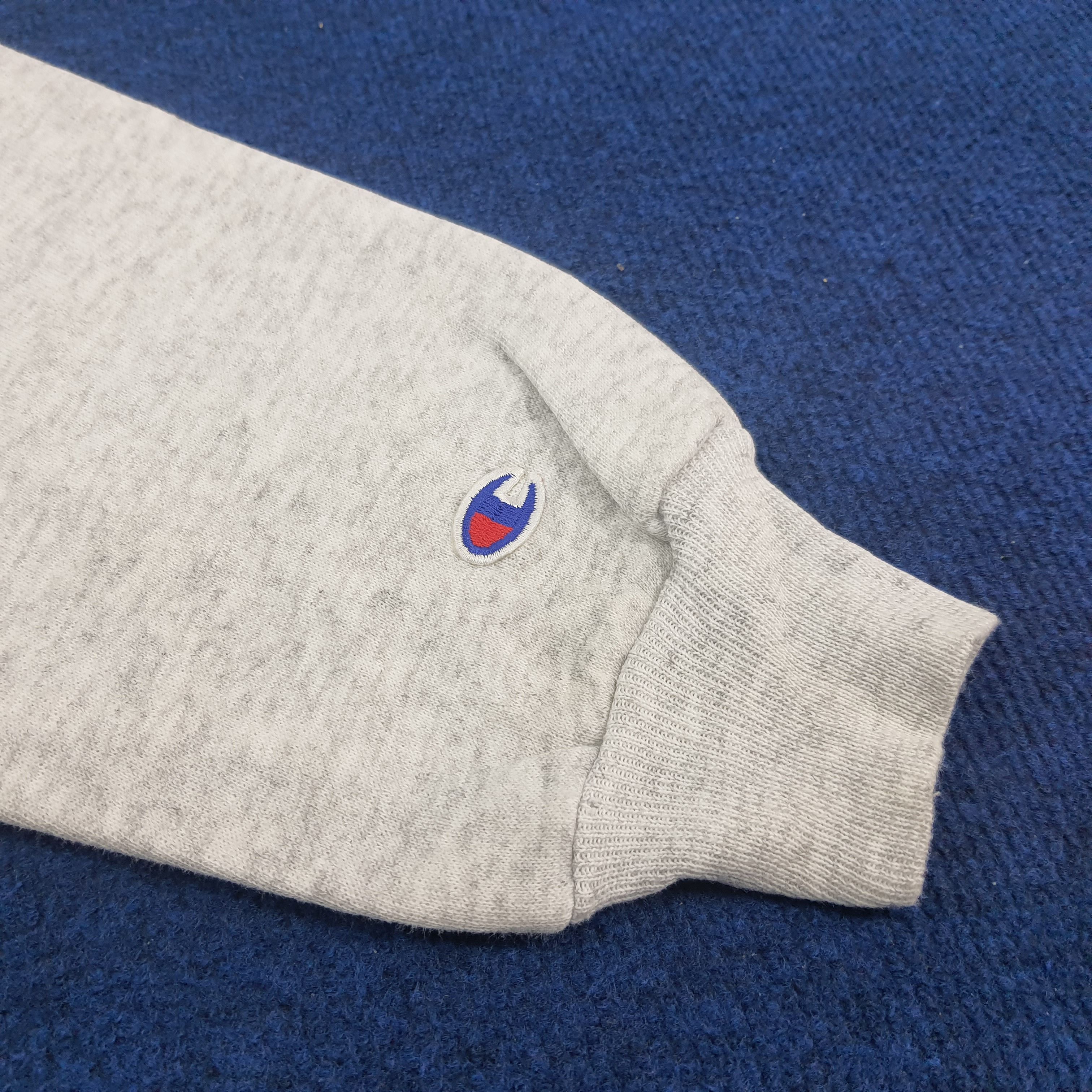 Vintage YALE Luxet Veritas New Haven Connecticut Sweatshirt