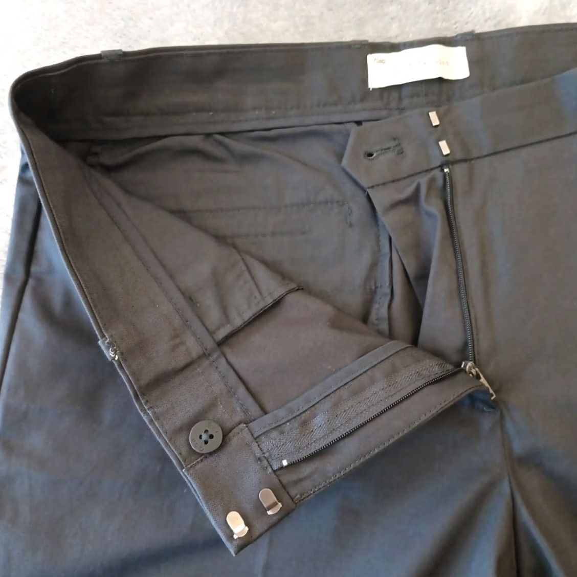 Gap VINTAGE? No. Gap Cropped Pants Womens Size 12 Gray Slim Stretch Pockets 34x26.5 Mid Rise Size 34" / US 12 / IT 48 - 4 Thumbnail