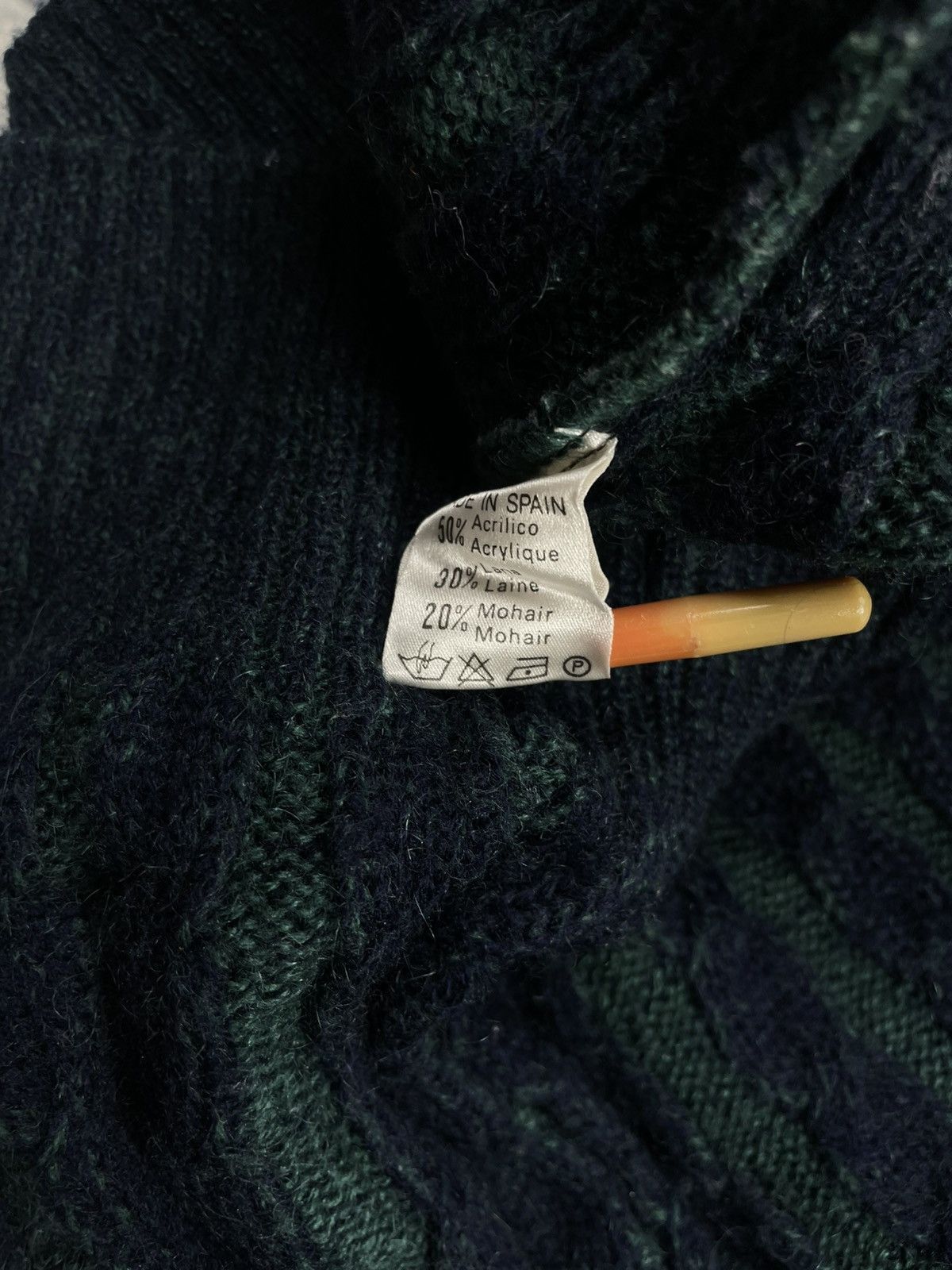 Lacoste Vintage 90s Lacoste S V-Neck Sweater – Cozy, Checked Size US S / EU 44-46 / 1 - 4 Thumbnail