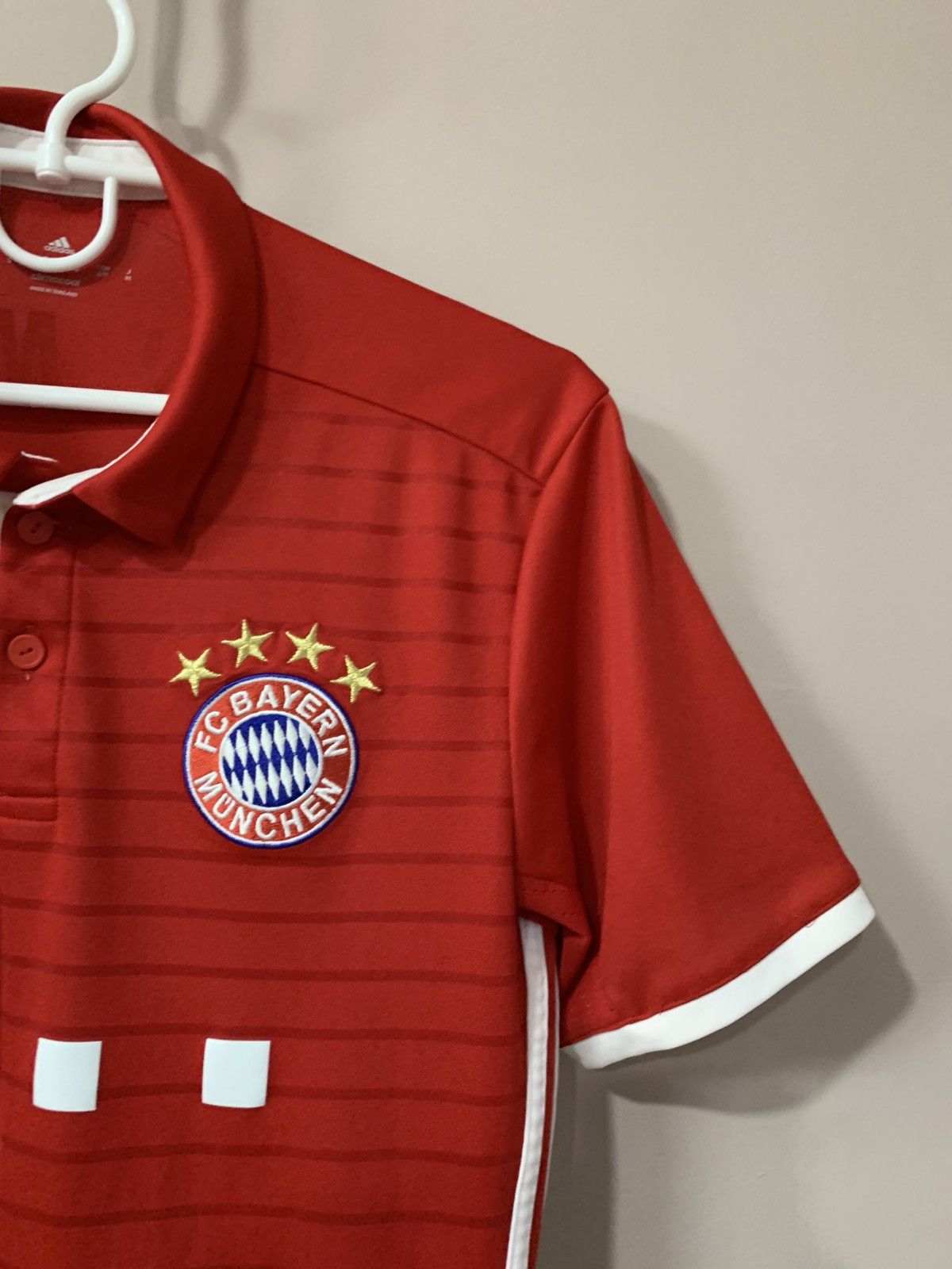 Adidas BAYERN MUNICH 2016 2017 FOOTBALL soccer SHIRT JERSEY ADIDAS Size US S / EU 44-46 / 1 - 4 Thumbnail