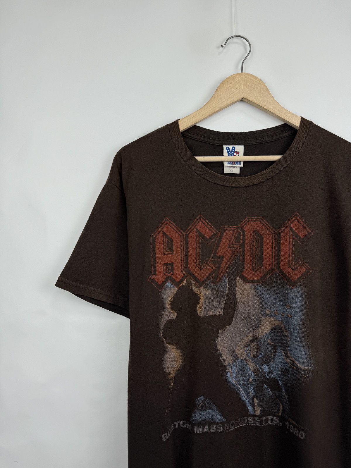 AC/DC 🇺🇸 Vintage 2008 AC/DC Boston Massachusetts 1980 Angus Young Size US XL / EU 56 / 4 - 3 Thumbnail