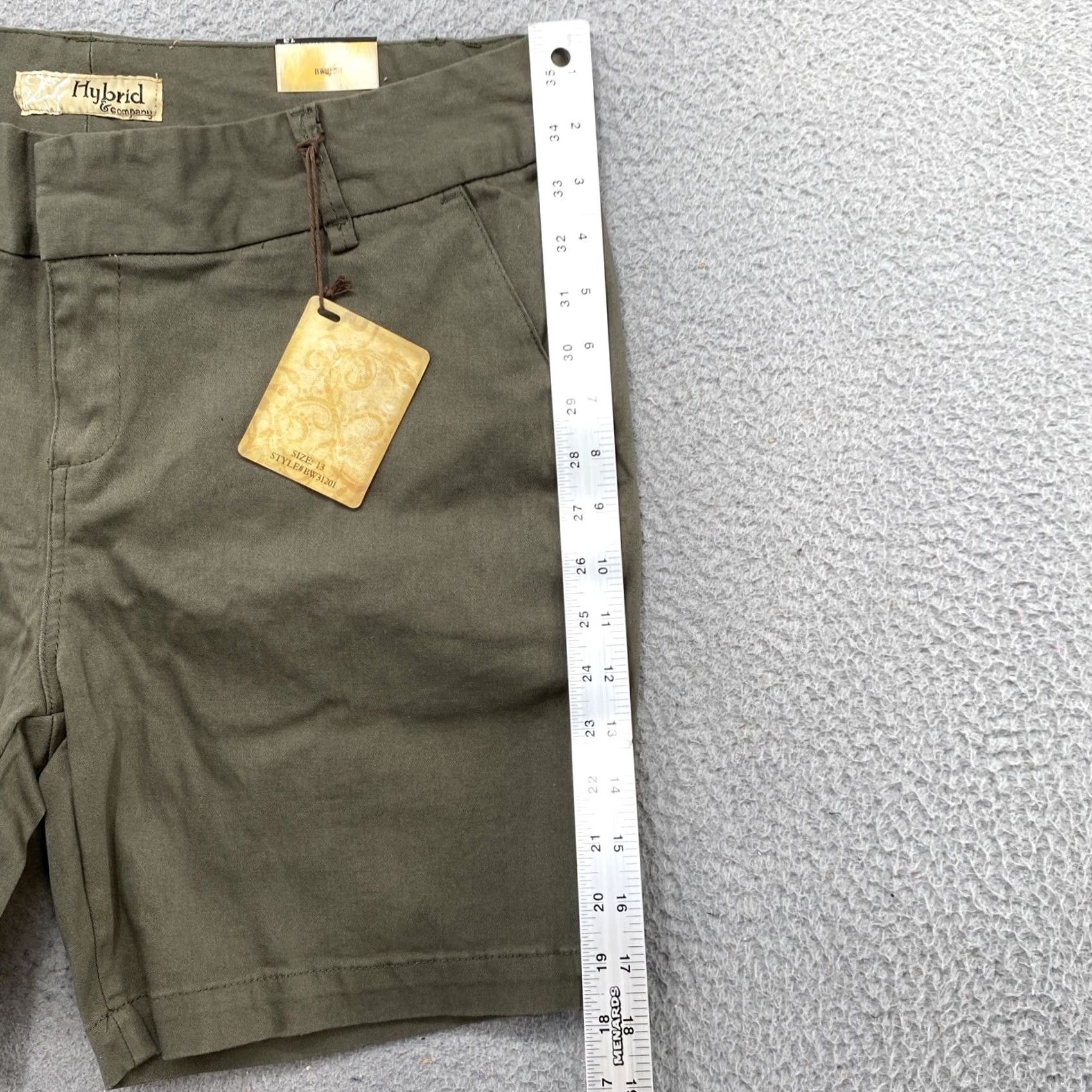 Vintage HYBRID Bermuda Green Mid Rise Flat Front Casual Shorts Size 13 Womens Juniors Cotton Blend Pocket Slit Pockets New Size 34" / US 12 / IT 48 - 6 Thumbnail