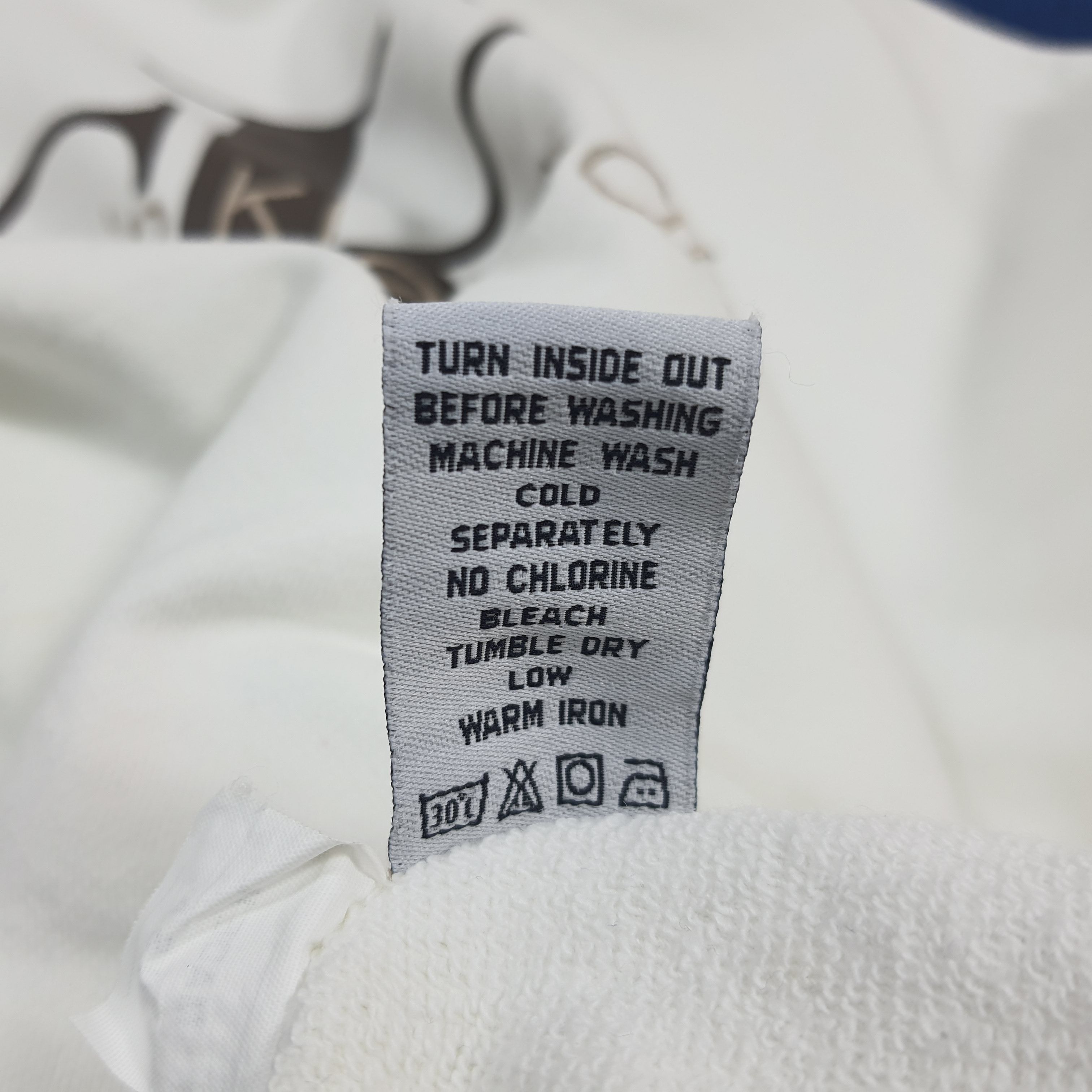 Calvin Klein Vintage Calvin Klein Jeans White Pullover C295N5 Size US M / EU 48-50 / 2 - 7 Thumbnail