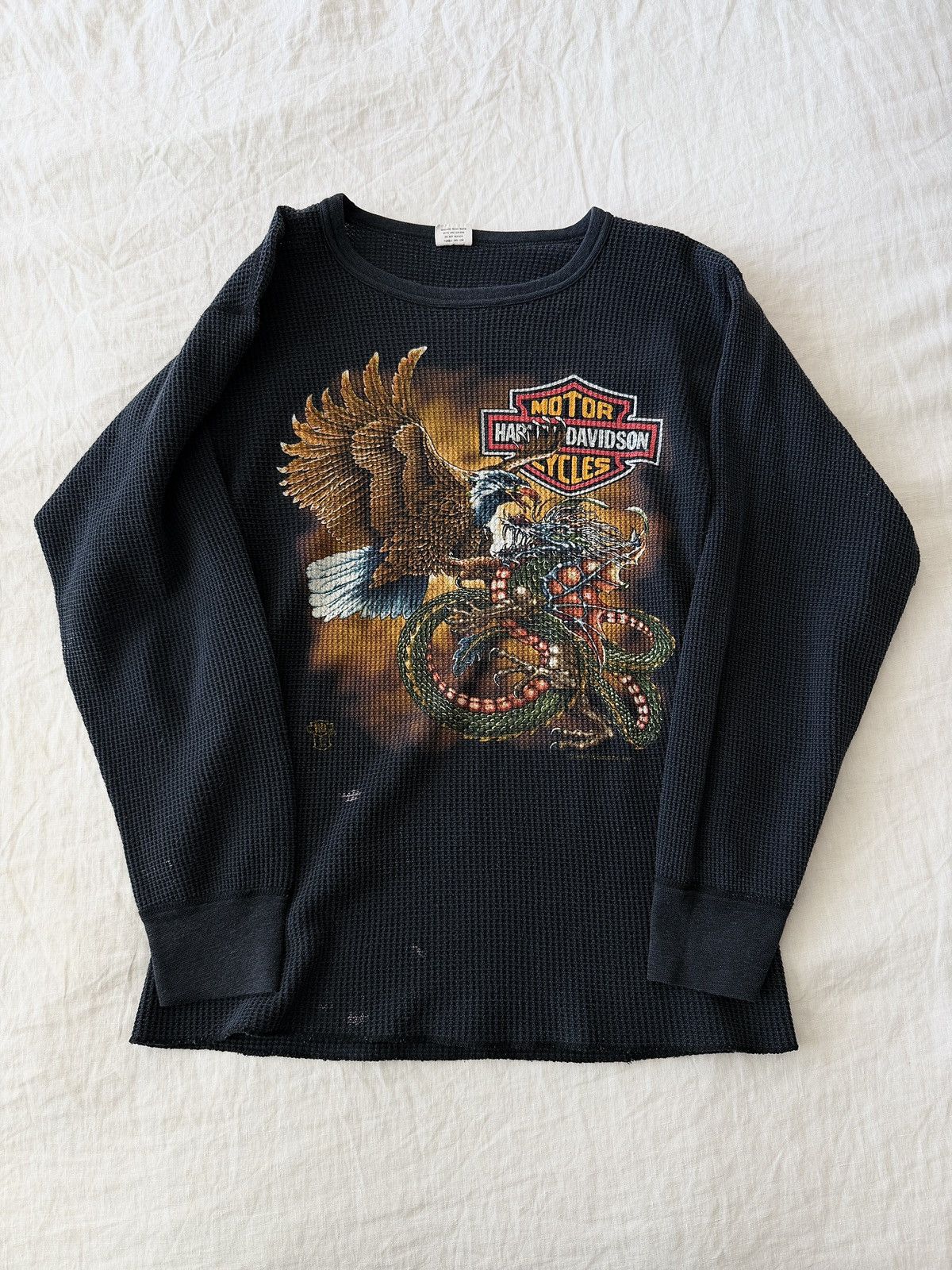 vintage graphic thermal in black