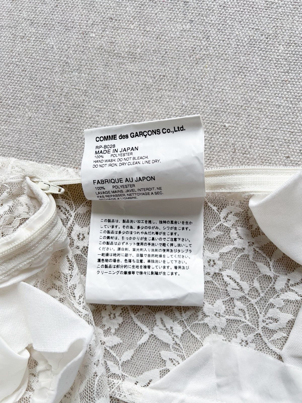 Comme des Garcons Comme des Garcons AW15 Tailored Lace Blouse Size S / US 4 / IT 40 - 13 Thumbnail