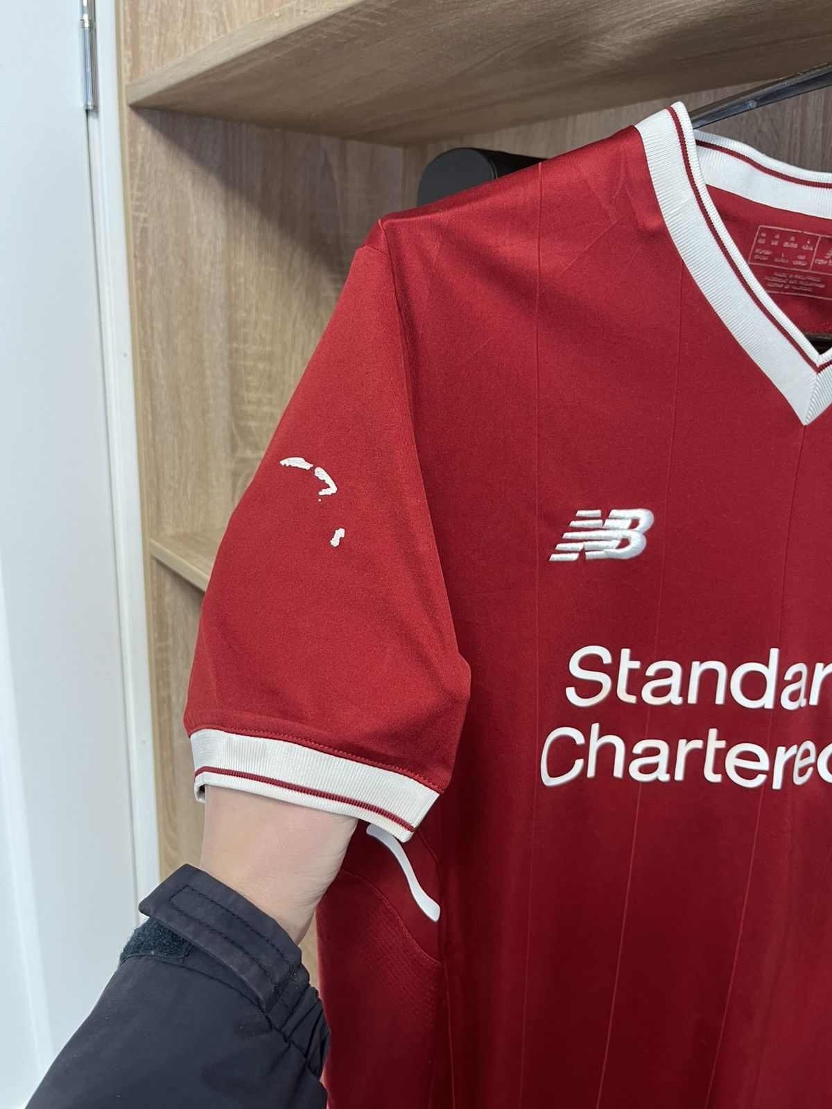 New Balance Liverpool jersey season 17/18 size M #11 Size US M / EU 48-50 / 2 - 2 Thumbnail