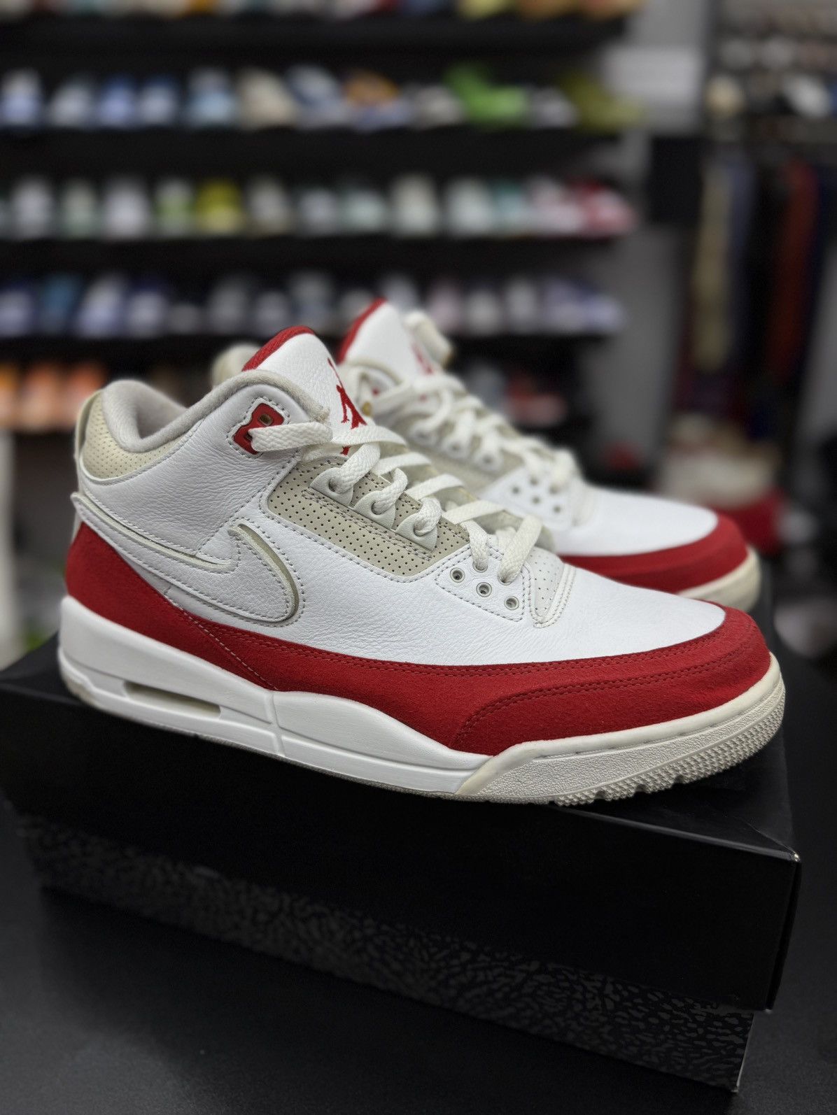 Jordan Brand Jordan 3 Tinker University Red Size (11.5) 2019 (CJ0939-100) Size US 11.5 / EU 44-45 - 2 Thumbnail
