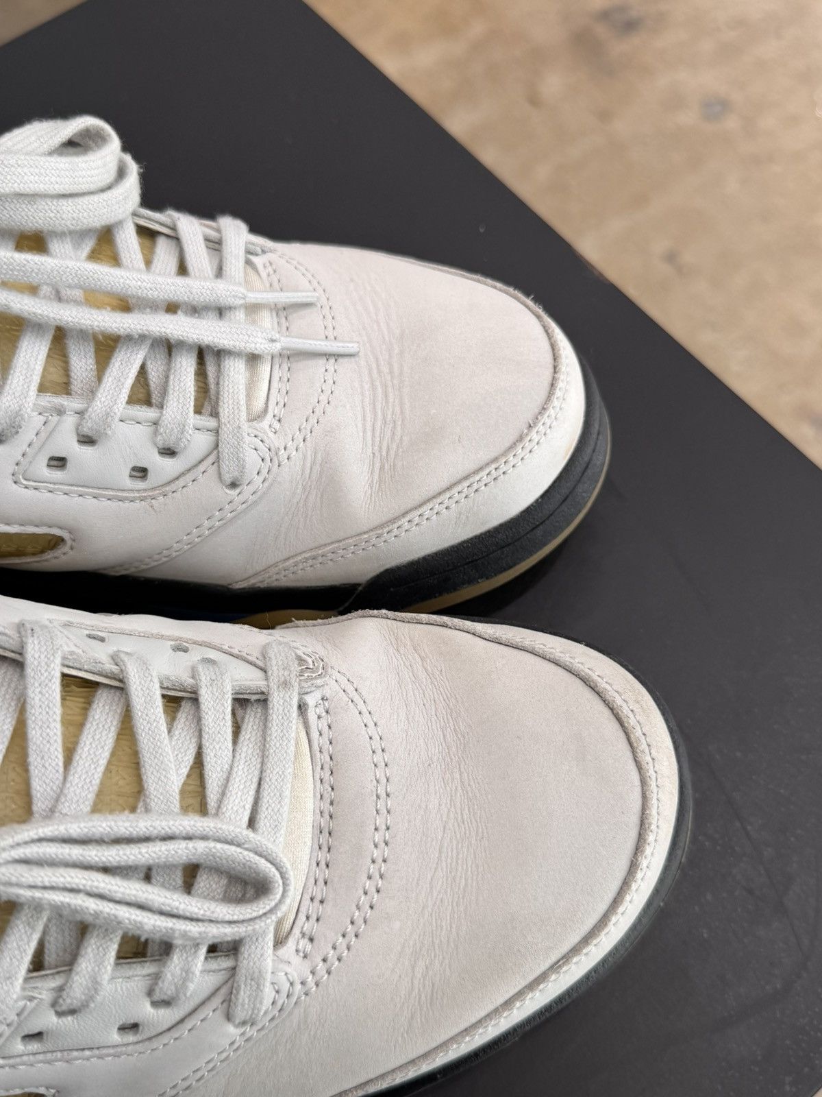 A Ma Maniere × Jordan Brand Air Jordan 5 Retro A Ma Maniére Dawn Size. 11.5W/10M (2023) Size US 10 / EU 43 - 7 Thumbnail