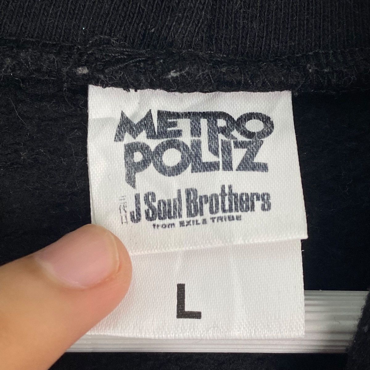 Other Vintage Metropoliz Hoodie Sweater Black Pullover Jumper SzL Size US L / EU 52-54 / 3 - 7 Thumbnail