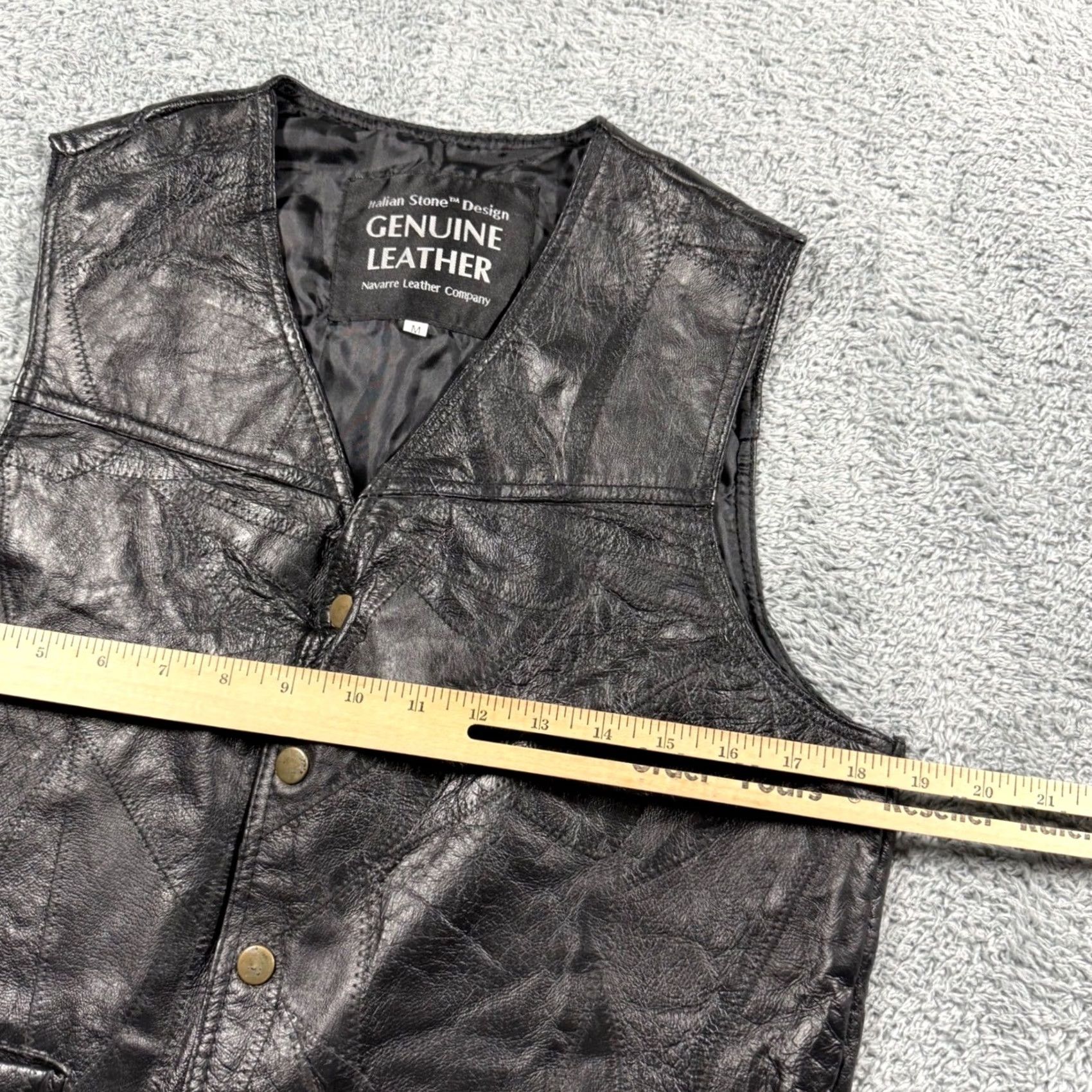 Vintage VINTAGE Italian Stone Design Leather Biker Vest Mens Medium Black Size US M / EU 48-50 / 2 - 4 Thumbnail
