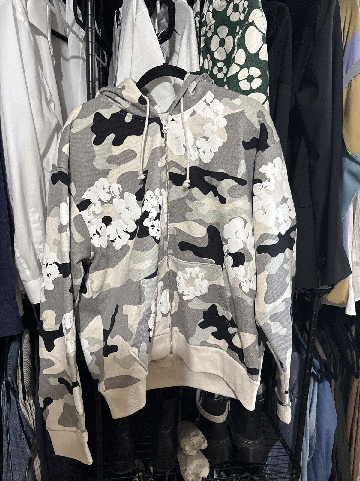 DENIM TEARS Denim tears snow camo wreath zip hoodie xl Size US XL / EU 56 / 4 - 7 Thumbnail