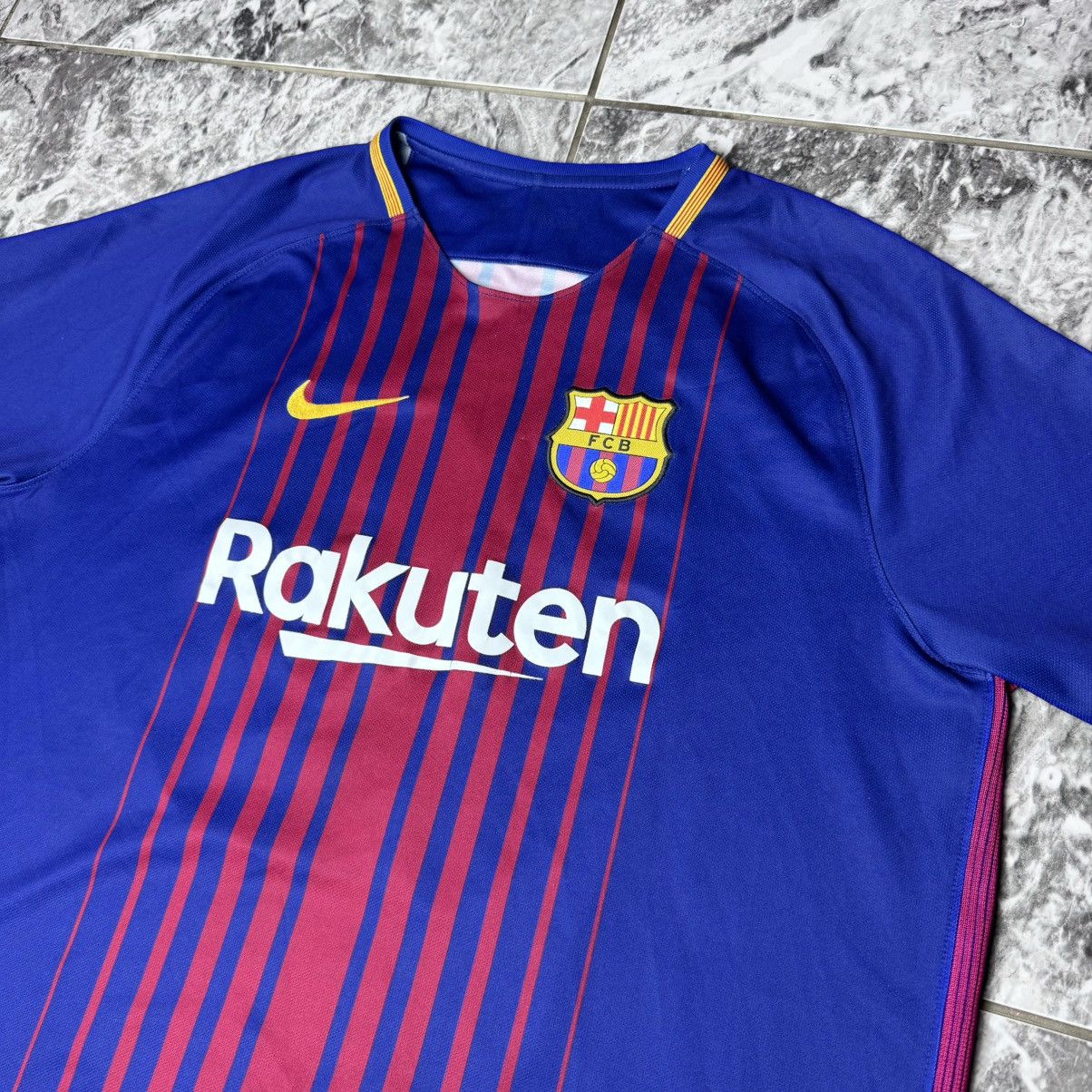 Nike × Vintage Nike Messi Barcelona 2017 2018 Home Size US XL / EU 56 / 4 - 4 Thumbnail