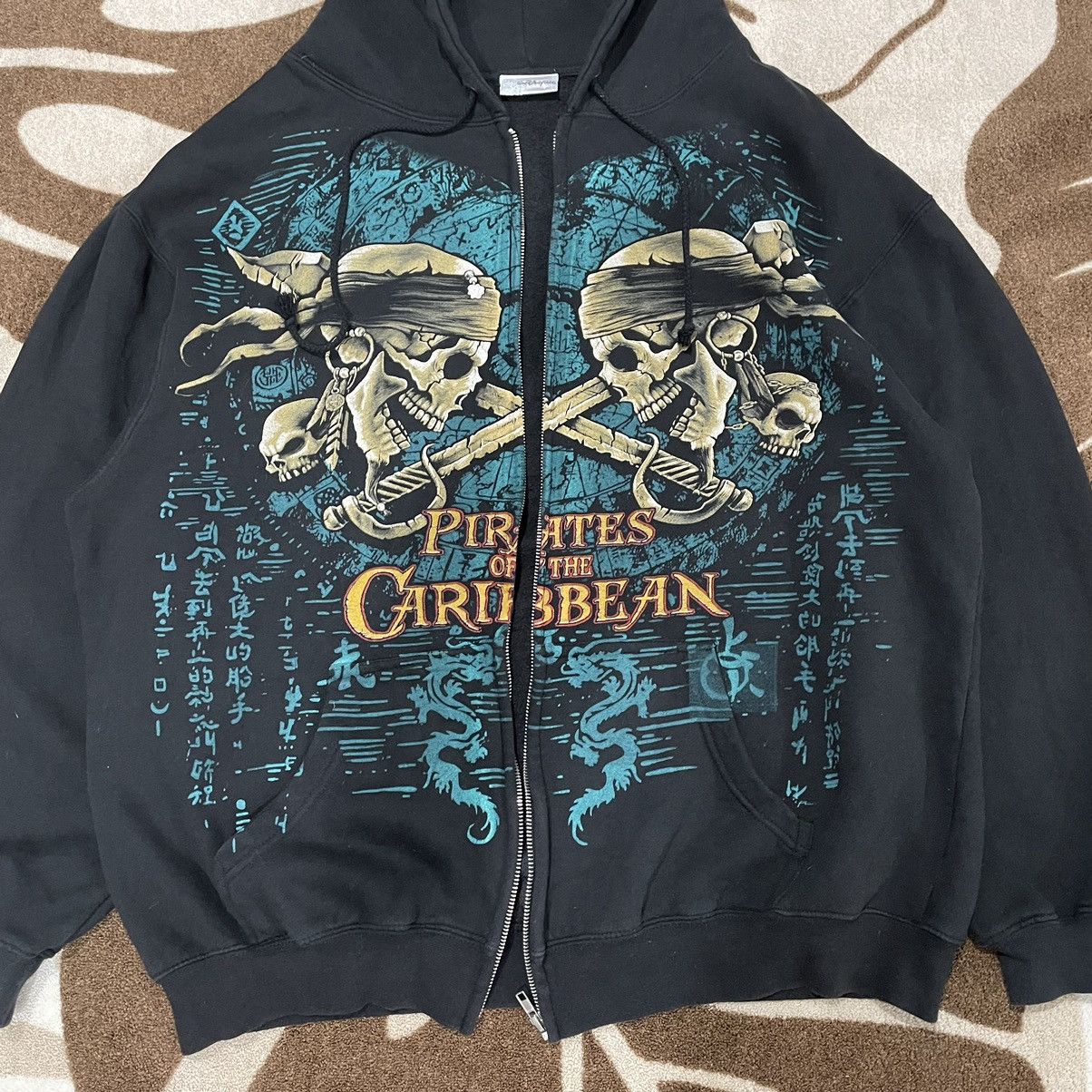 Disney 🔥Rare🔥Vintage Pirates Of The Caribbean OVP Hoodie Size US XL / EU 56 / 4 - 3 Thumbnail