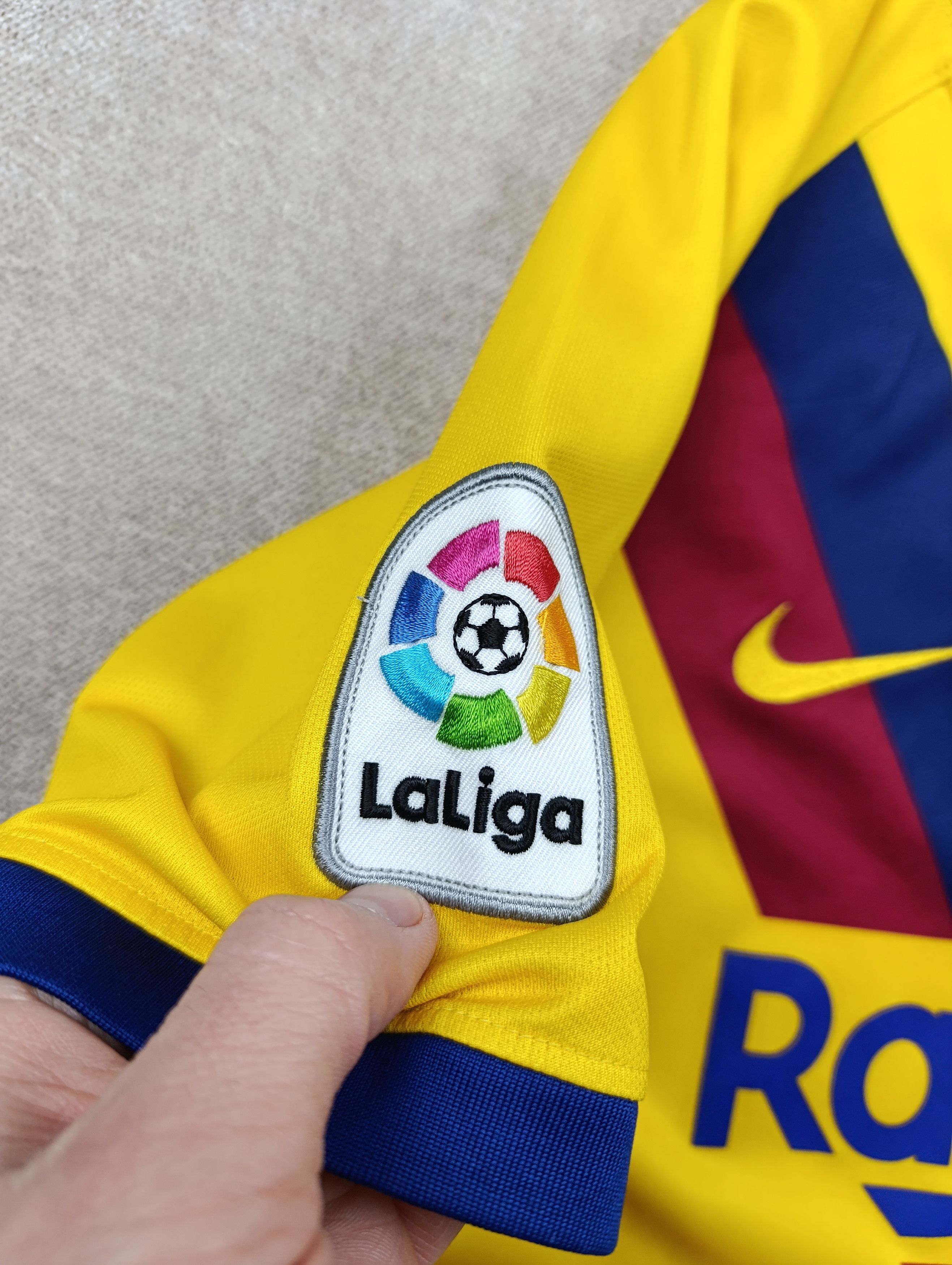 Nike NIKE BARCELONA 2019\20 AWAY FOOTBALL SHIRT JERSEY #10 MESSI Size US M / EU 48-50 / 2 - 8 Thumbnail