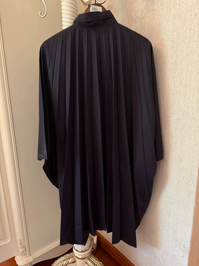Issey Miyake Issey Miyake size:one size Black pleated thin coat Size M / US 6-8 / IT 42-44 - 2 Thumbnail