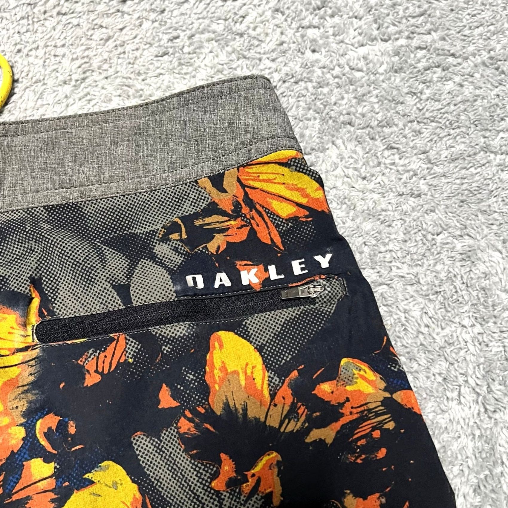 Oakley Oakley Shorts 32 Gray Swim Trunks Mens Floral Board Beach Size US 32 / EU 48 - 3 Thumbnail