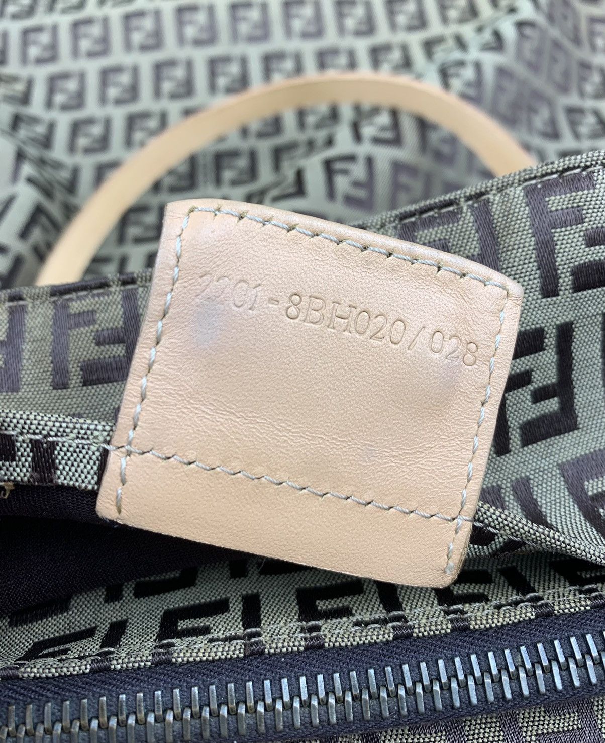 Fendi Authentic vintage fendi zucchino tote bag Size ONE SIZE - 16 Thumbnail