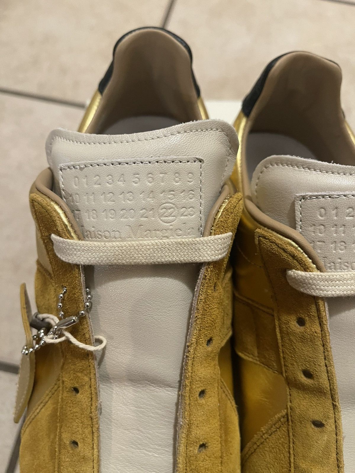 Maison Margiela Maison Margiela Gold Replica GAT F/W 2018 Size US 11 / EU 44 - 6 Thumbnail