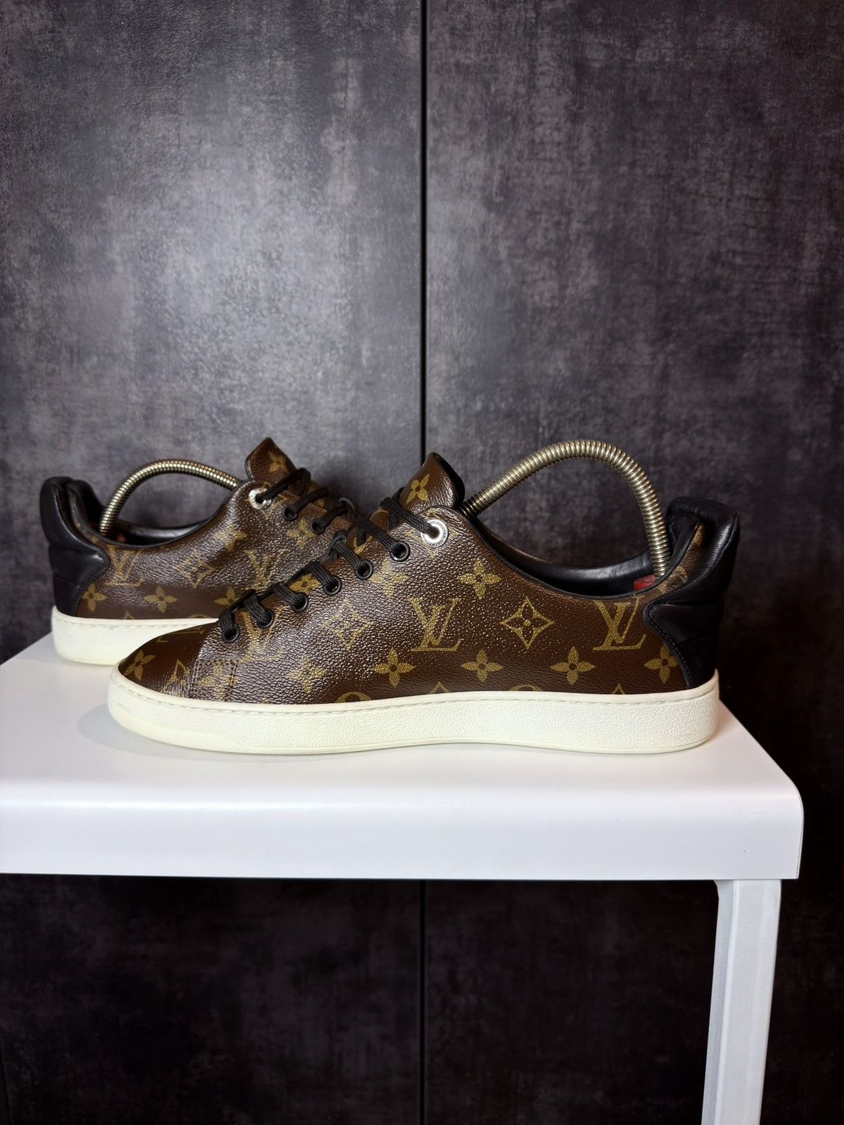 Louis Vuitton Rare Louis Vuitton Frontrow Low Top Sneakers Luxury Size US 9.5 / EU 42-43 - 17 Thumbnail