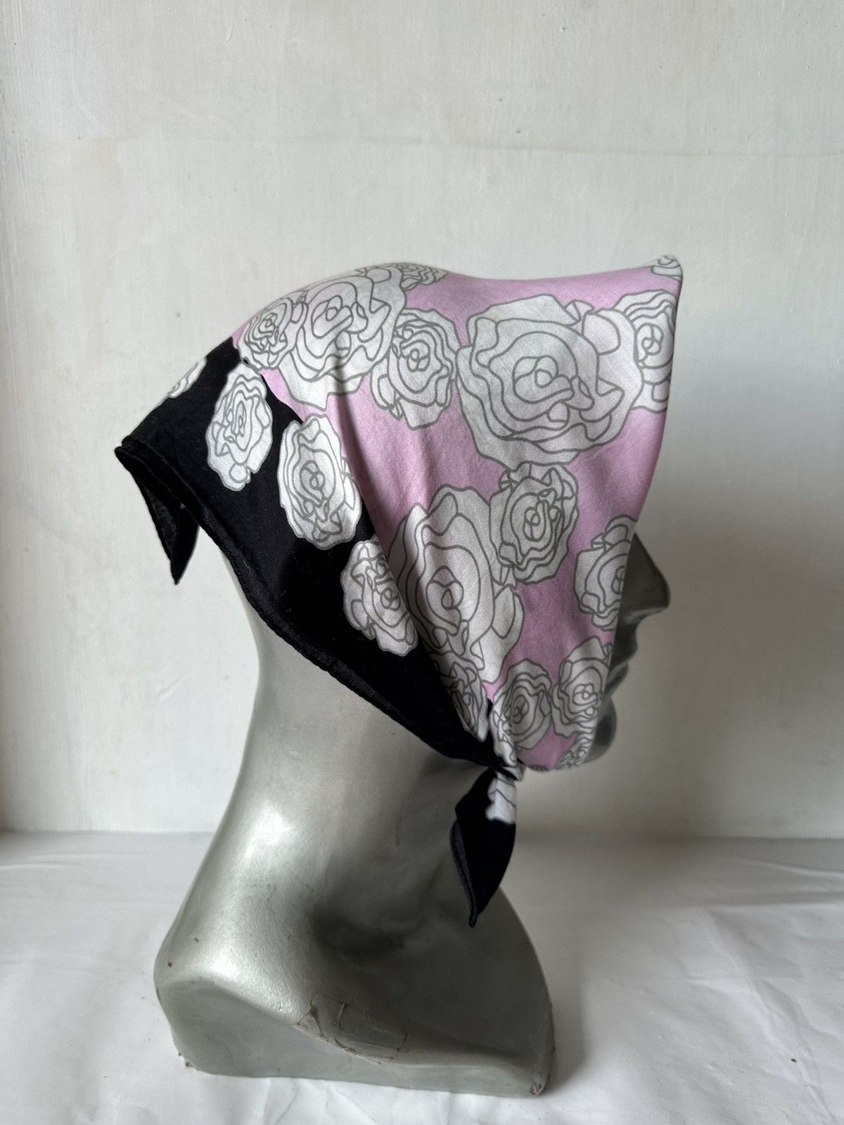 Vintage Vintage YSL Handkerchief/ Neckerchief/ Bandana Size ONE SIZE - 13 Thumbnail
