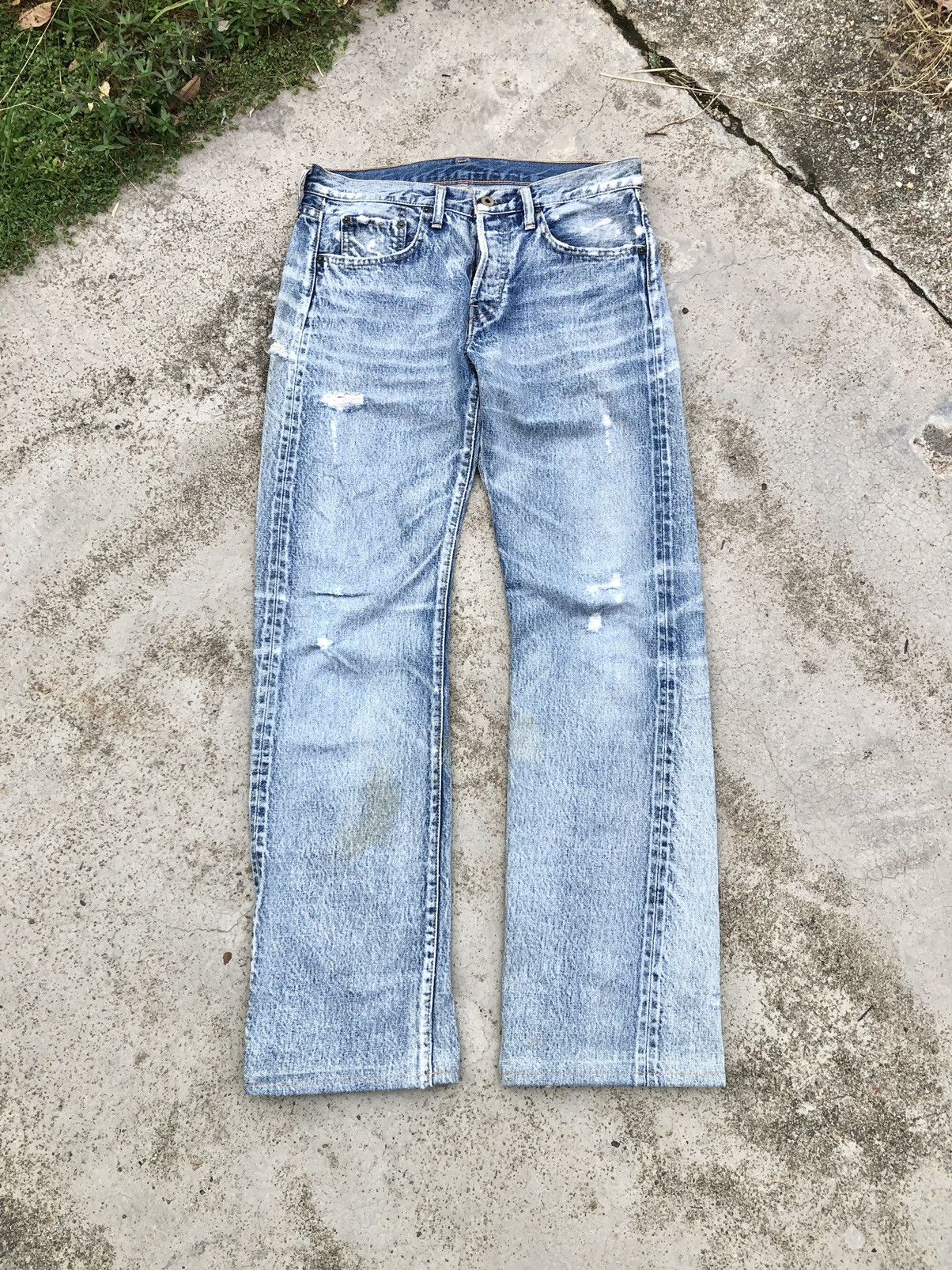 SELVEDGE REDLINE DISTRESSED DENIM